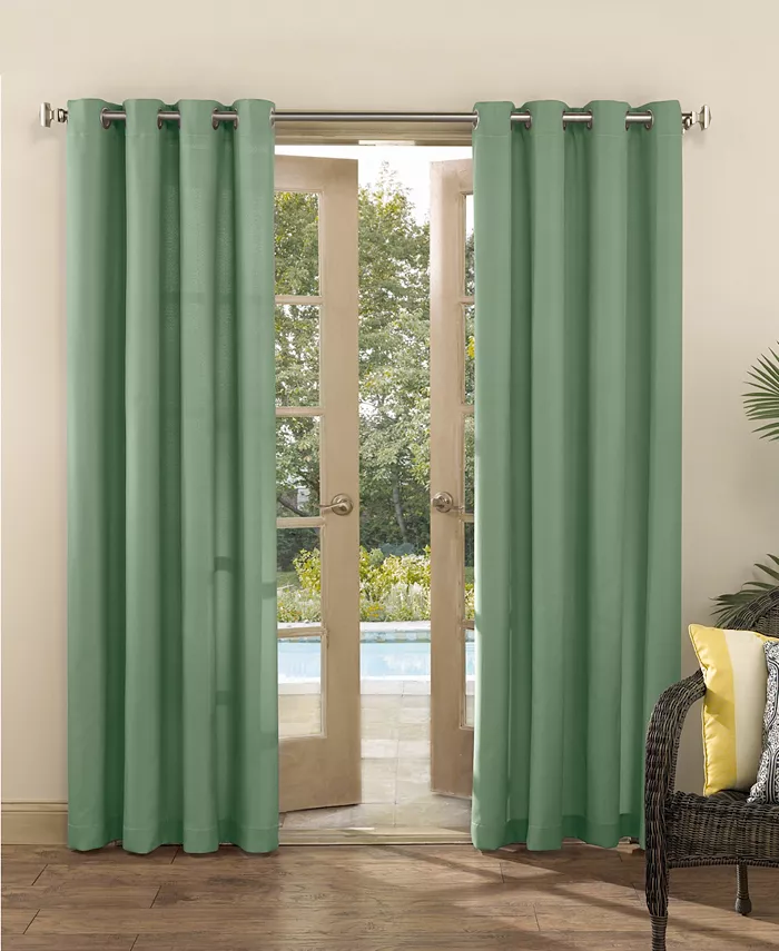 Sun Zero Sailor Room Darkening Grommet Curtain Panel， 95
