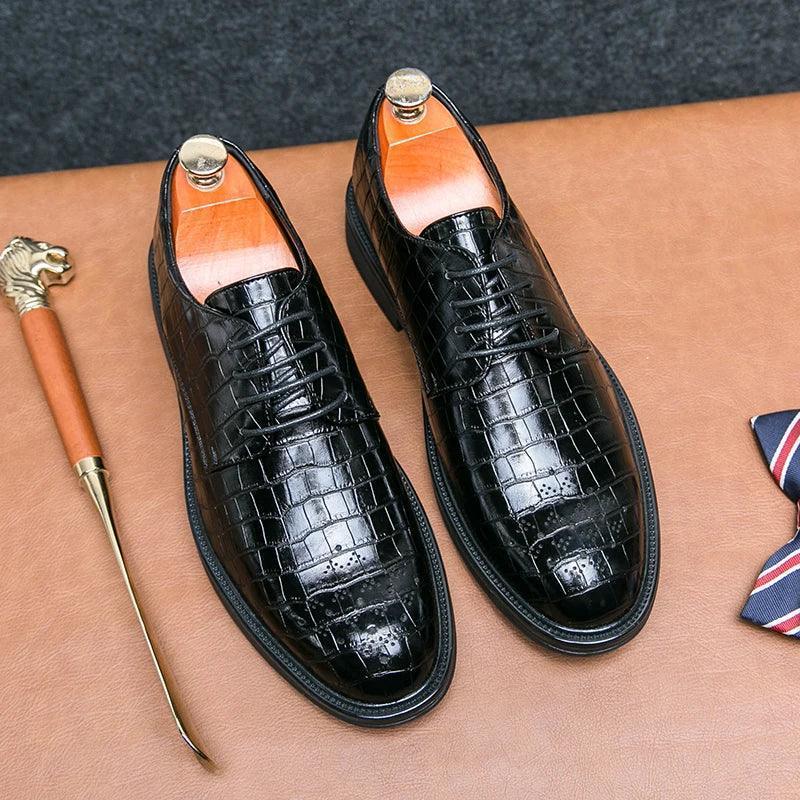 Sapato Social Crocodille™ em Couro Texturizado Estilo Pele de Crocodilo / Sofisticação e Conforto para Homens de Elite!