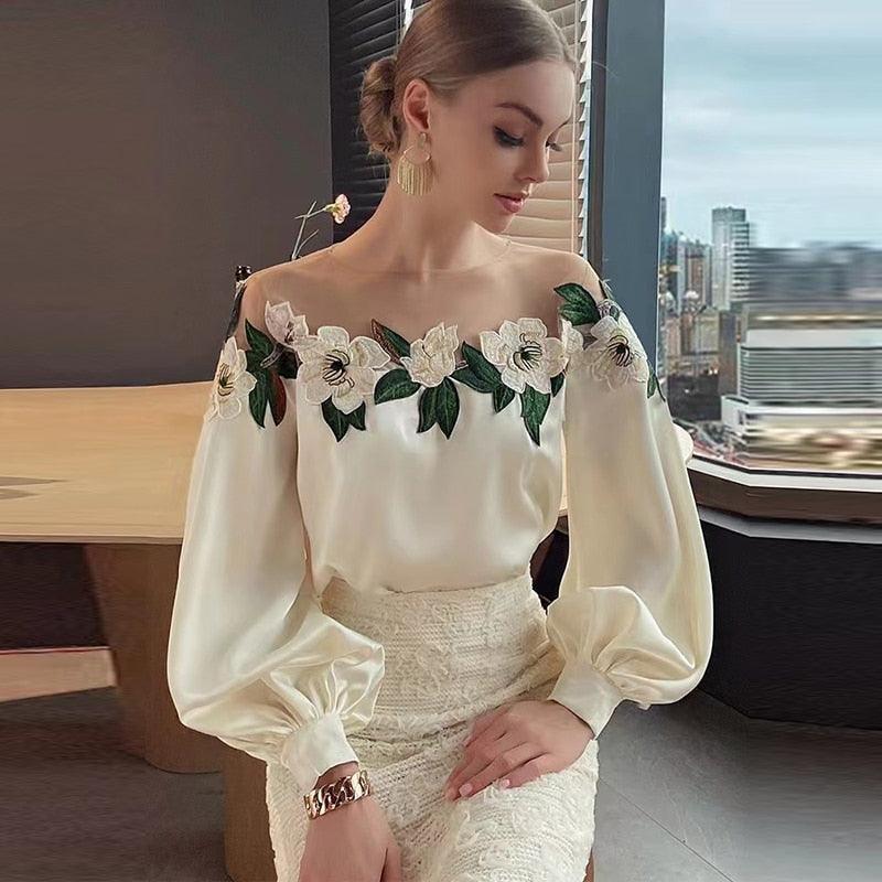 Blusa Provence™️ Alfaiataria em Chiffon com Bordados Florais / Um Verdadeiro Show de Exclusividade & Glamour!