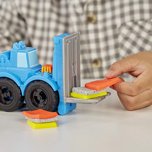 Play-Doh Wheels Crane and Forklift Set with 3 Cans of Play-Doh