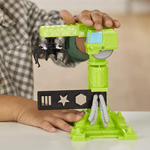 Play-Doh Wheels Crane and Forklift Set with 3 Cans of Play-Doh