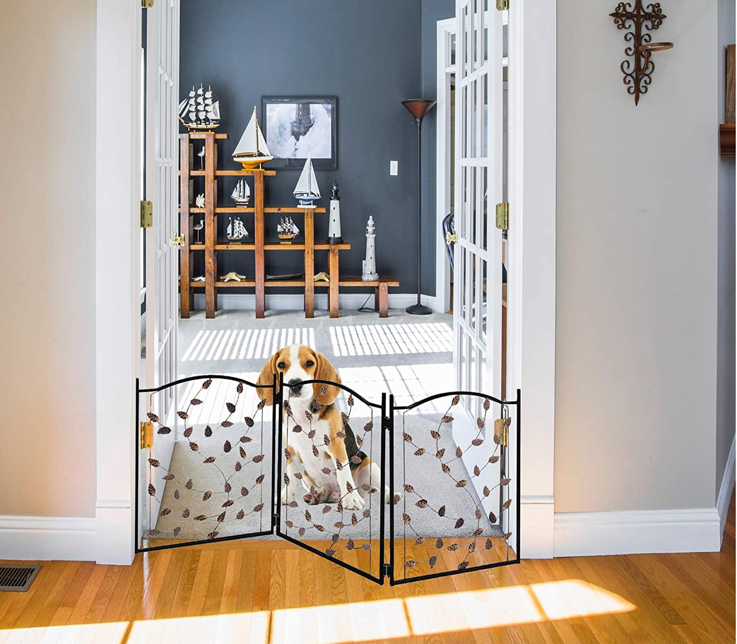 Zoogamo Leaf Design Metal Pet Gate， Indoor， Outdoor Dog Fence