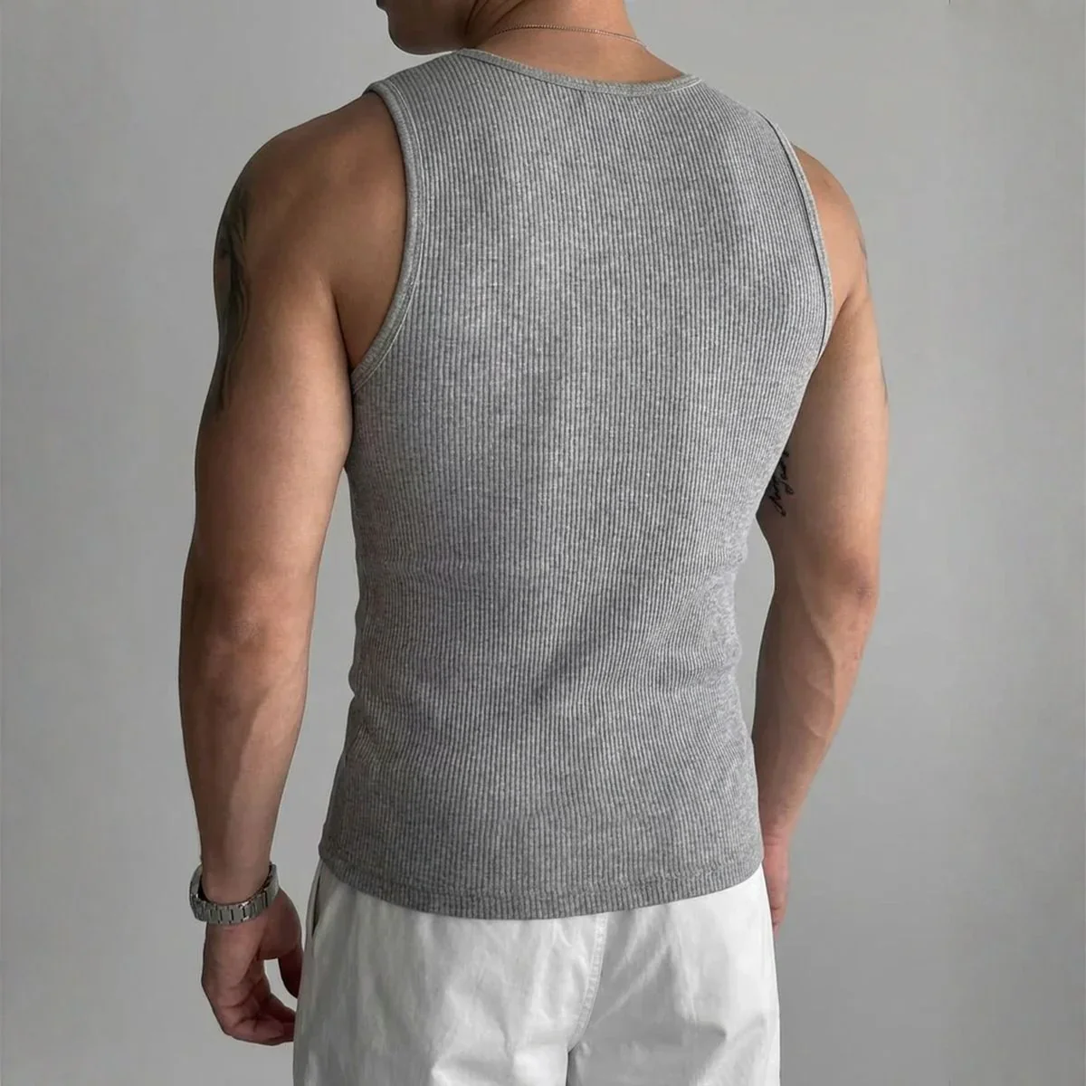 Regata Masculina Leon™ em Malha Premium com Modelagem Anatômica