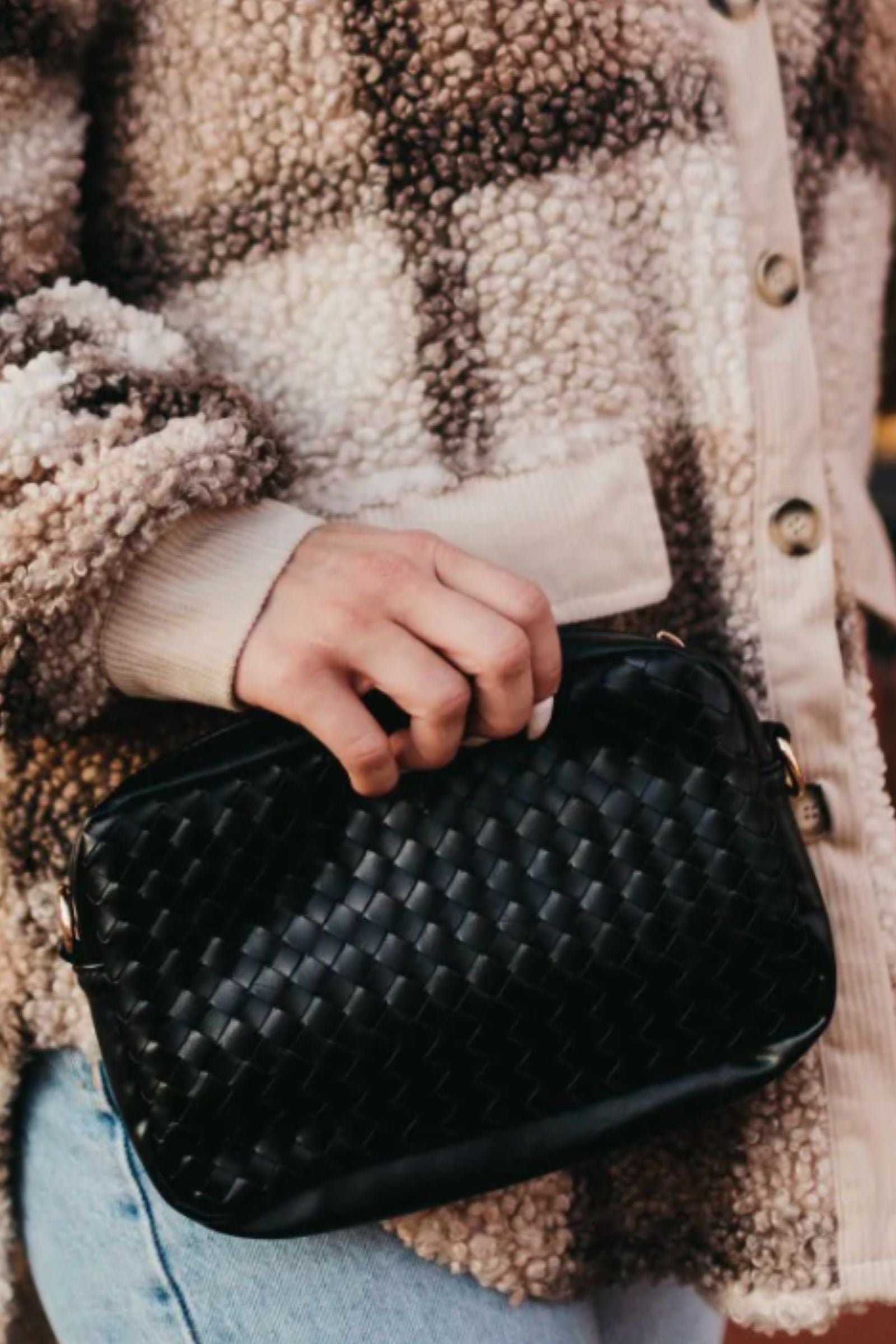 PRE-ORDER Woven Willow Camera Crossbody Bag shipping apx 4/30