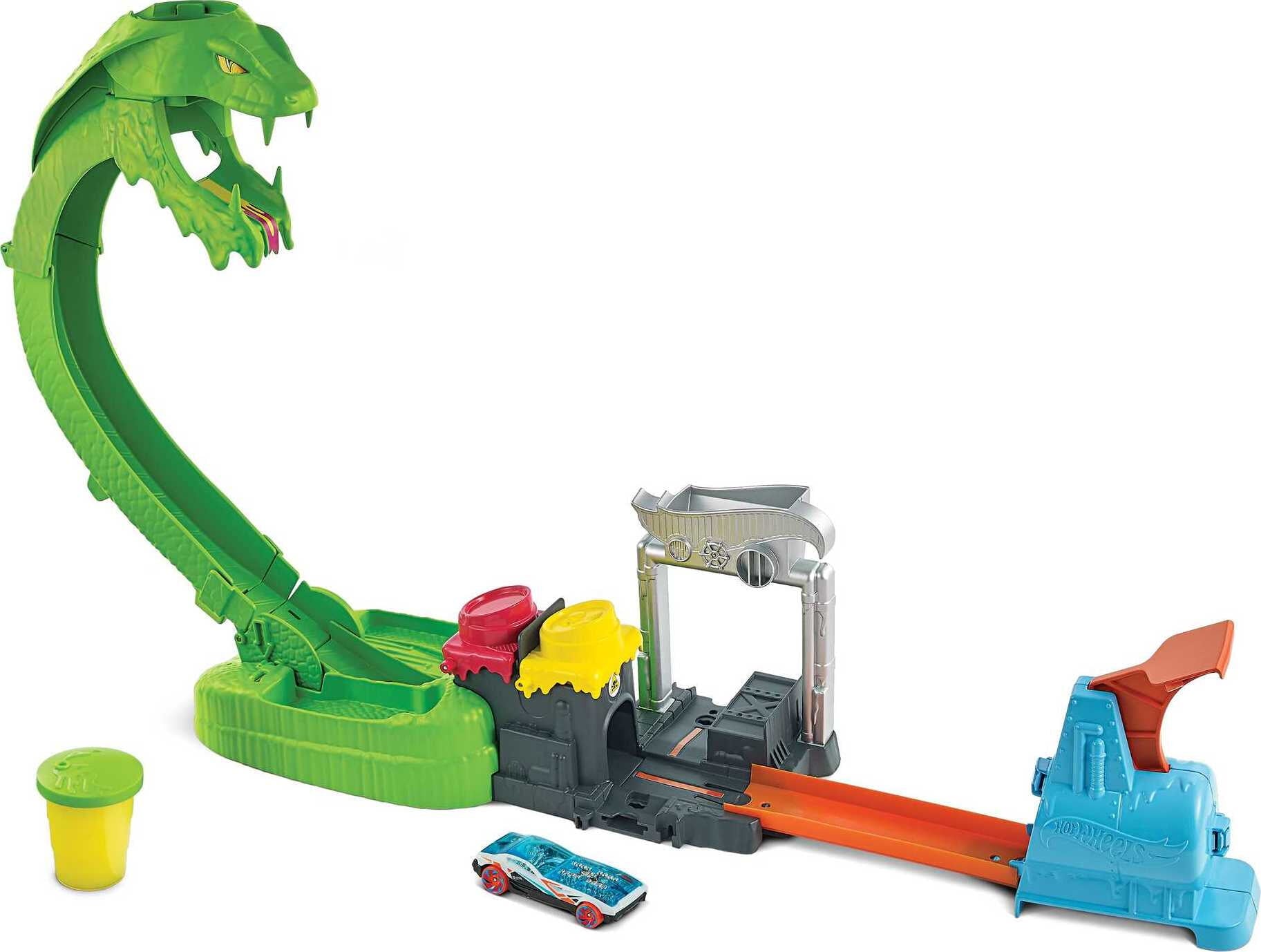 Hot Wheels City Toxic Snake Strike Challenge Playset with 1:64 Scale Toy Car and Reusable Slime