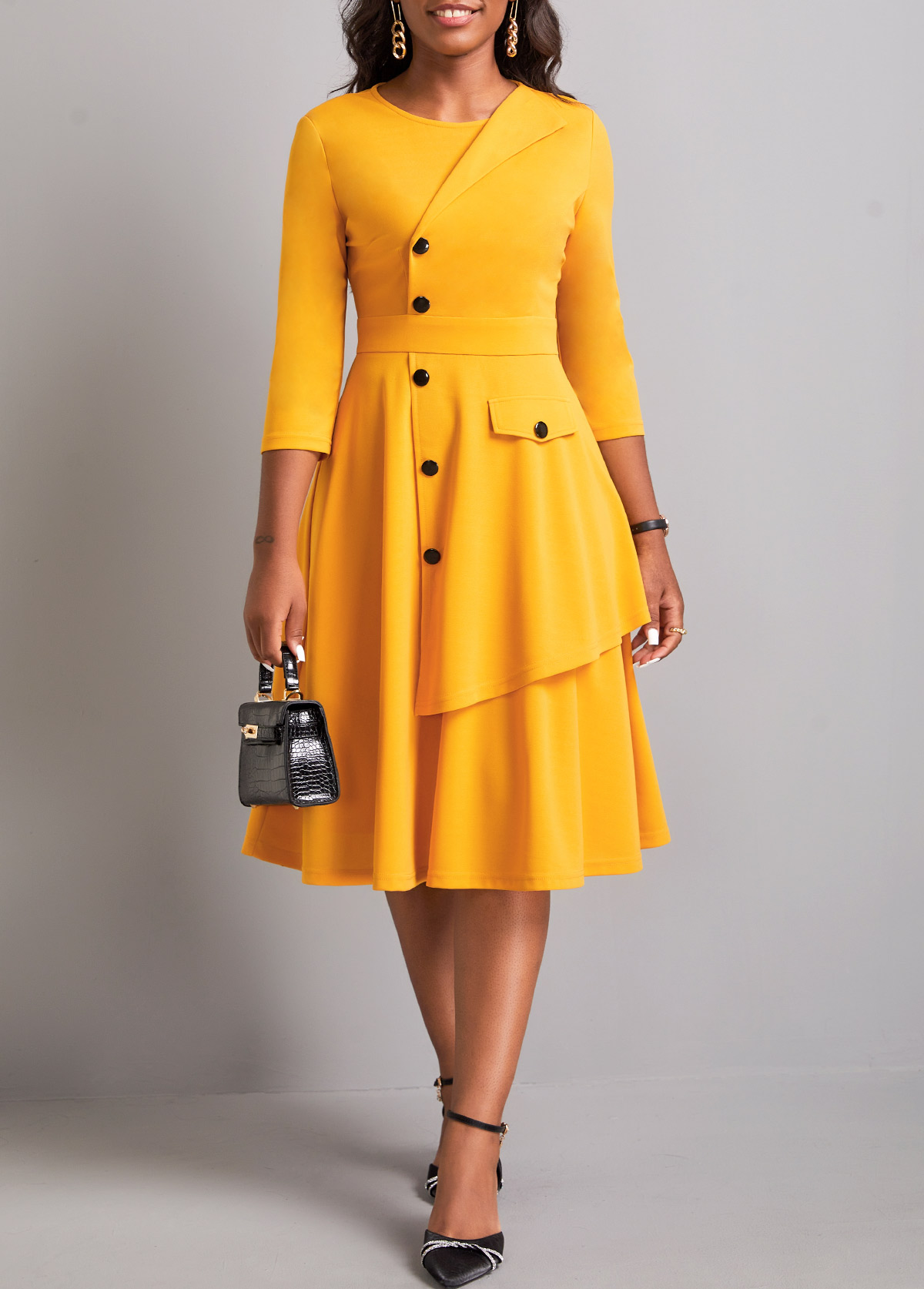 Ginger Button 3/4 Sleeve Round Neck Dress