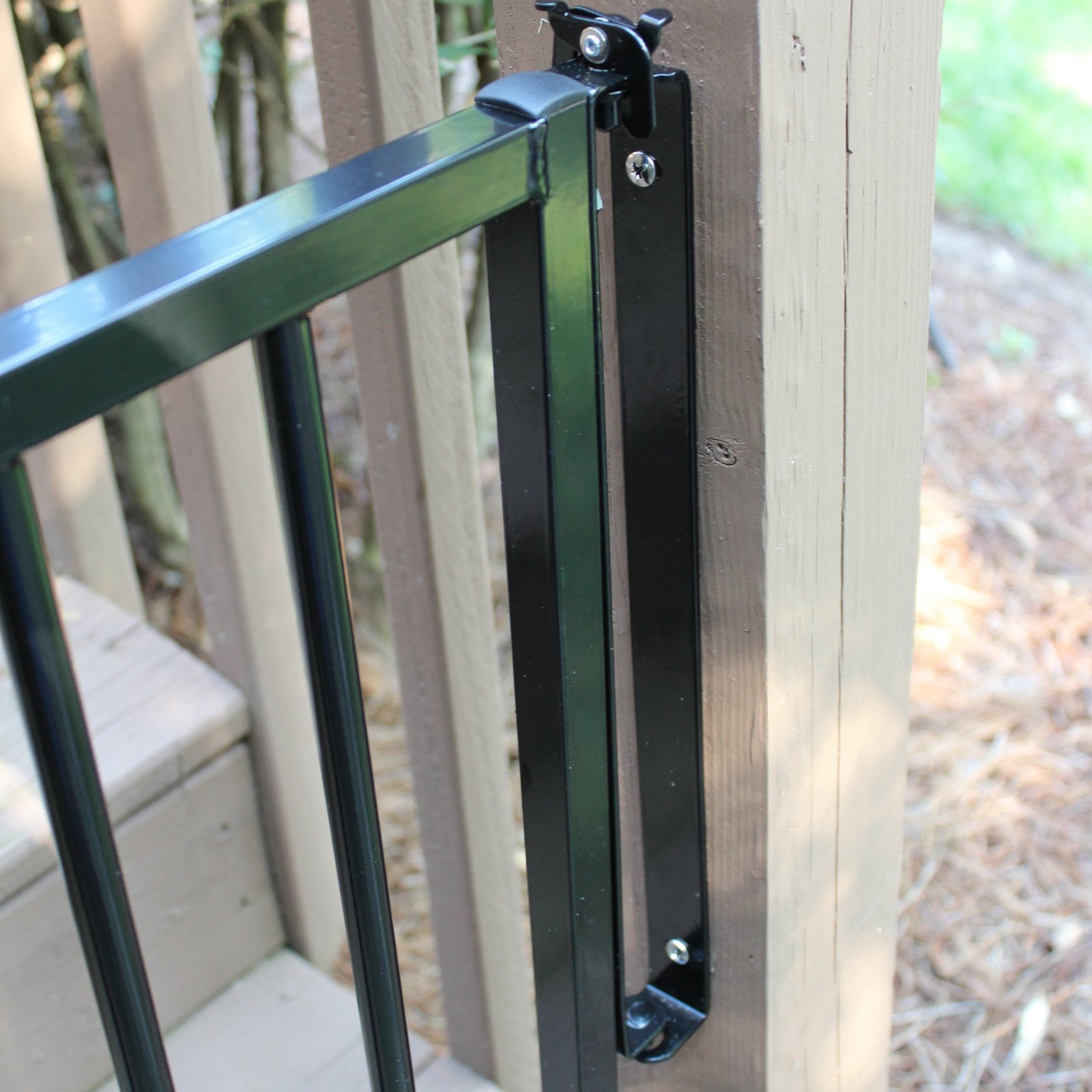 Cardinal Gates Outdoor Stairway Safety， 27-42.5