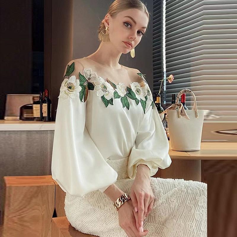 Blusa Provence™️ Alfaiataria em Chiffon com Bordados Florais / Um Verdadeiro Show de Exclusividade & Glamour!