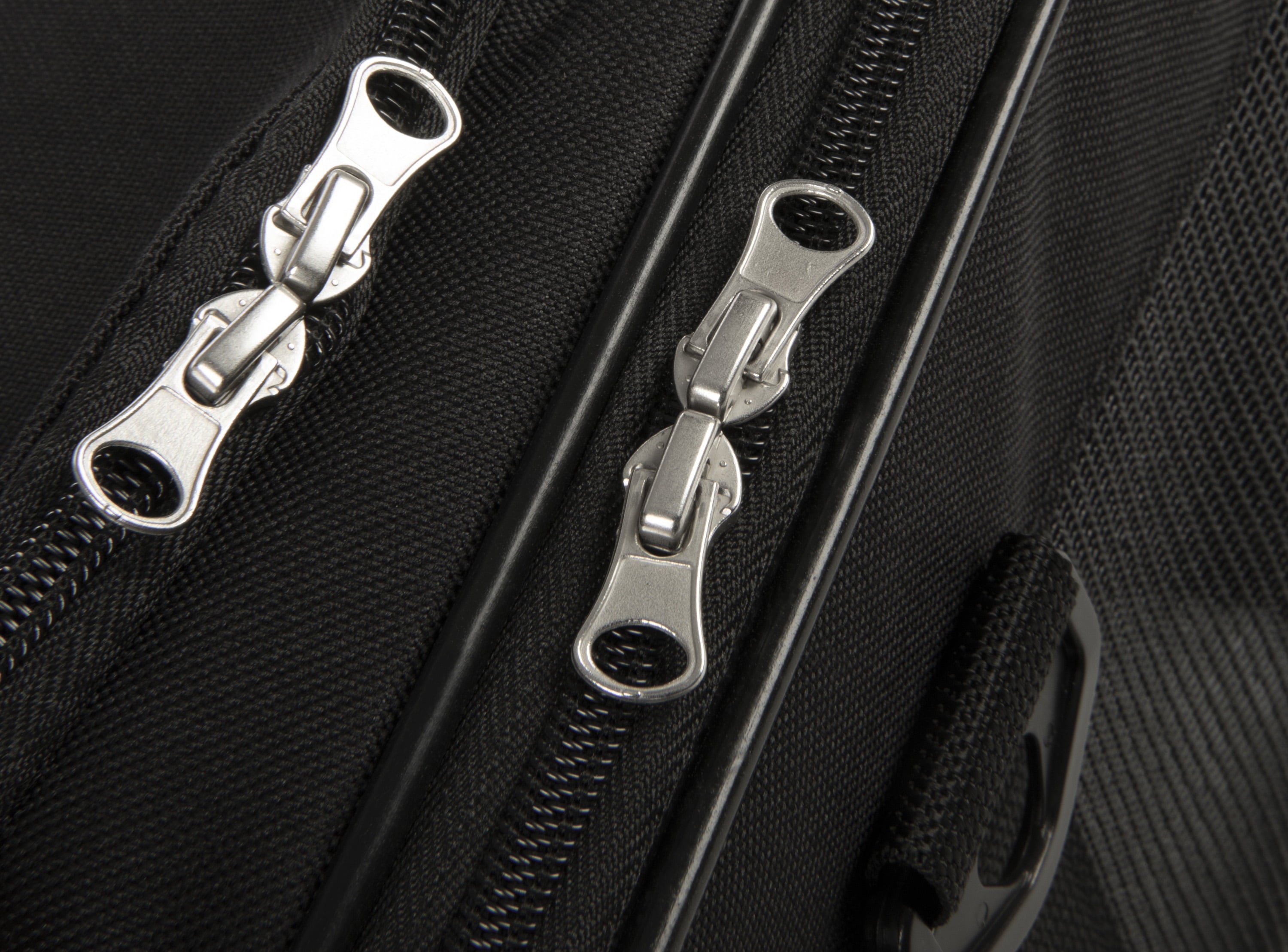 TrustyPup Easy Explorer Travel Pet Carrier， Airline Approved and Guaranteed On Board， Black， Medium