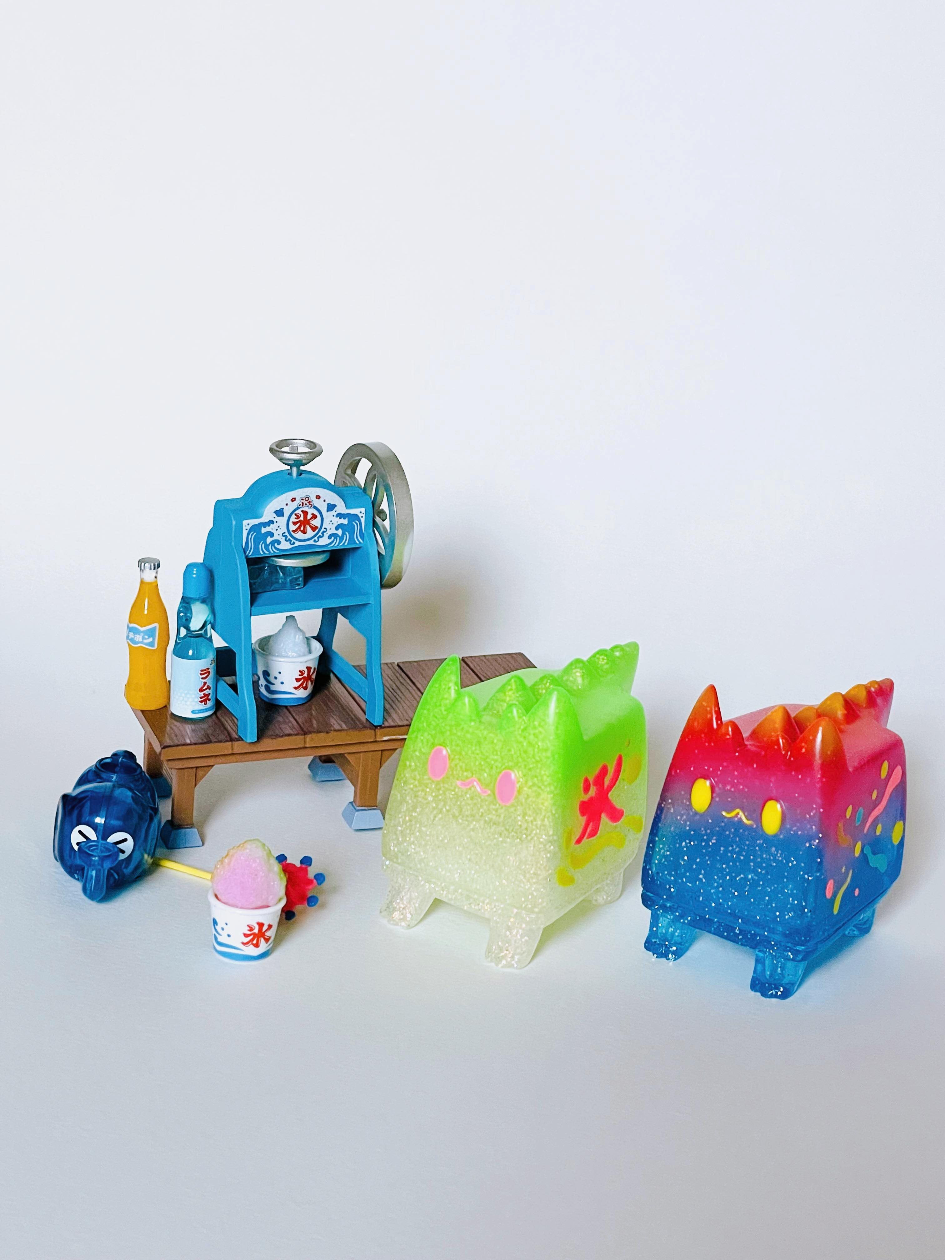 Box Cat - kakigori and fireworks by Rato Kim