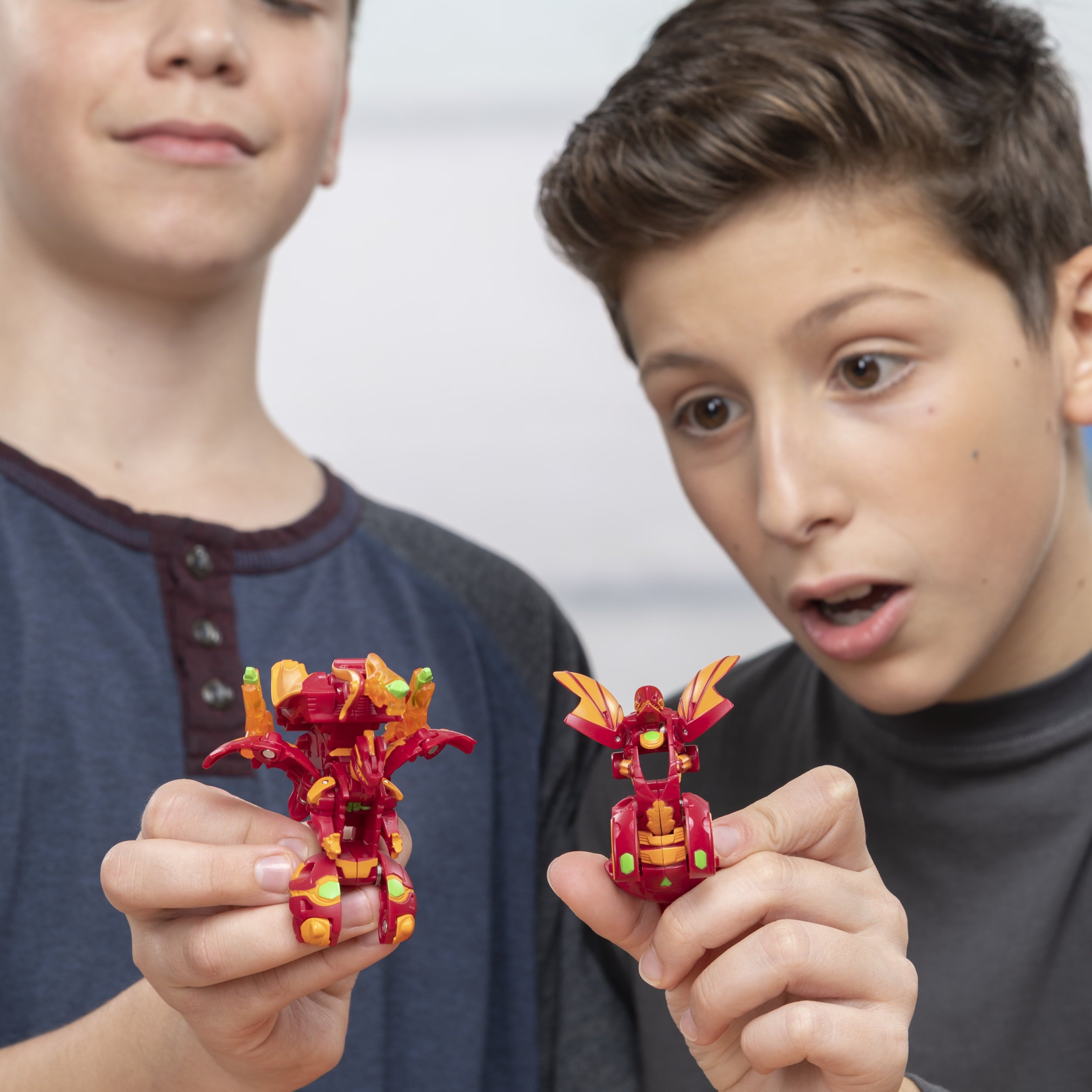 Bakugan Baku-Gear 4-Pack， Nillious Ultra with Baku-Gear and Hydorous Ultra， Collectible Action Figures