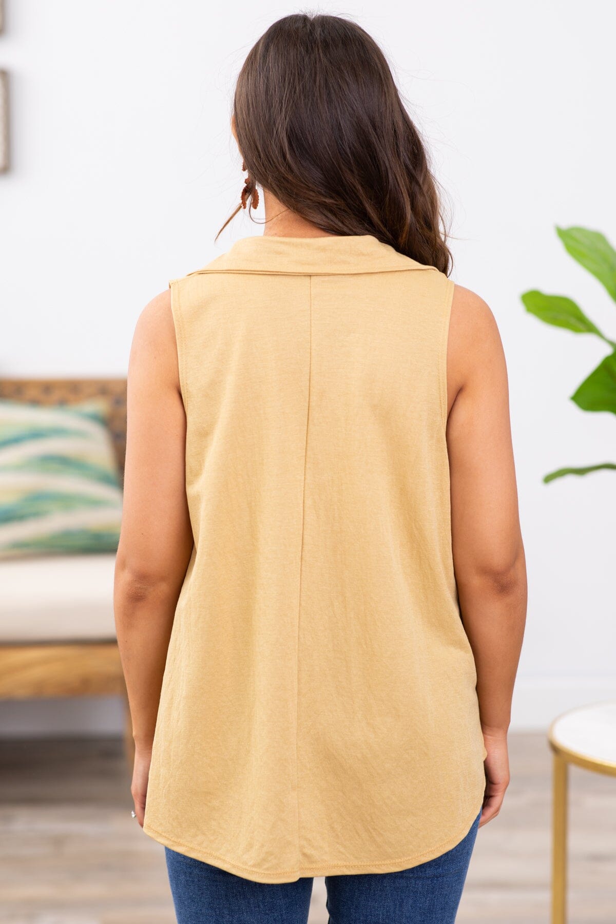 Cinnamon Collared Notch Neck Tank