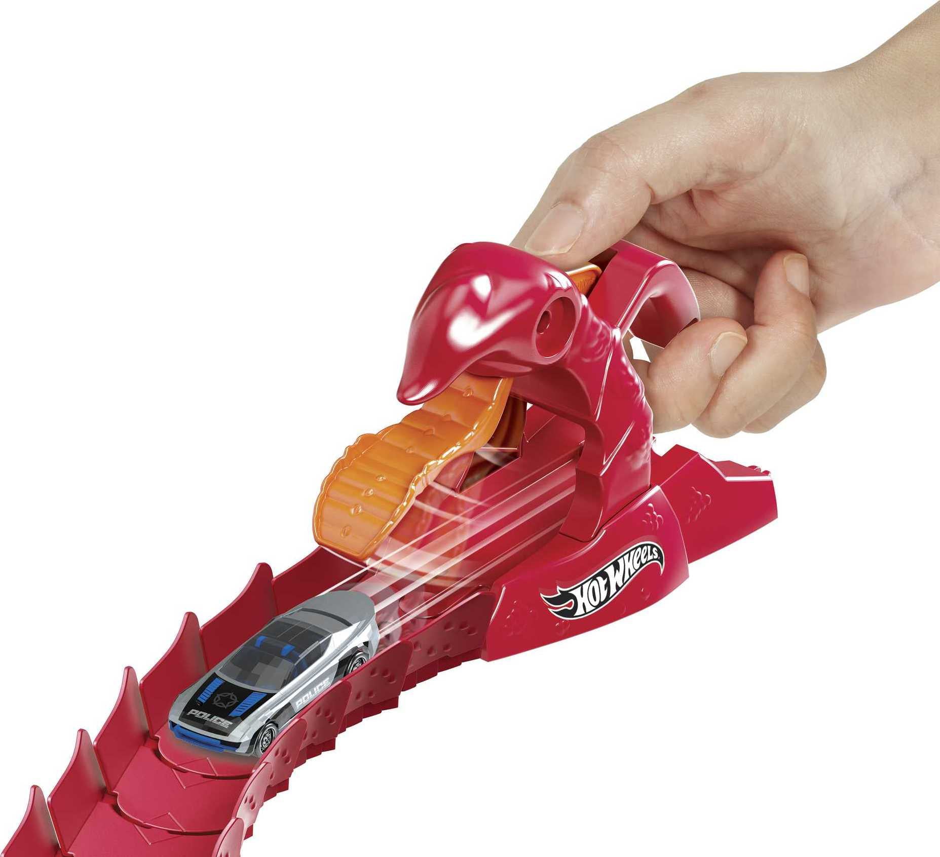 Hot Wheels City Scorpion Flex Attack Track Set and Toy Car with 2.-5ft Long Bendable Track