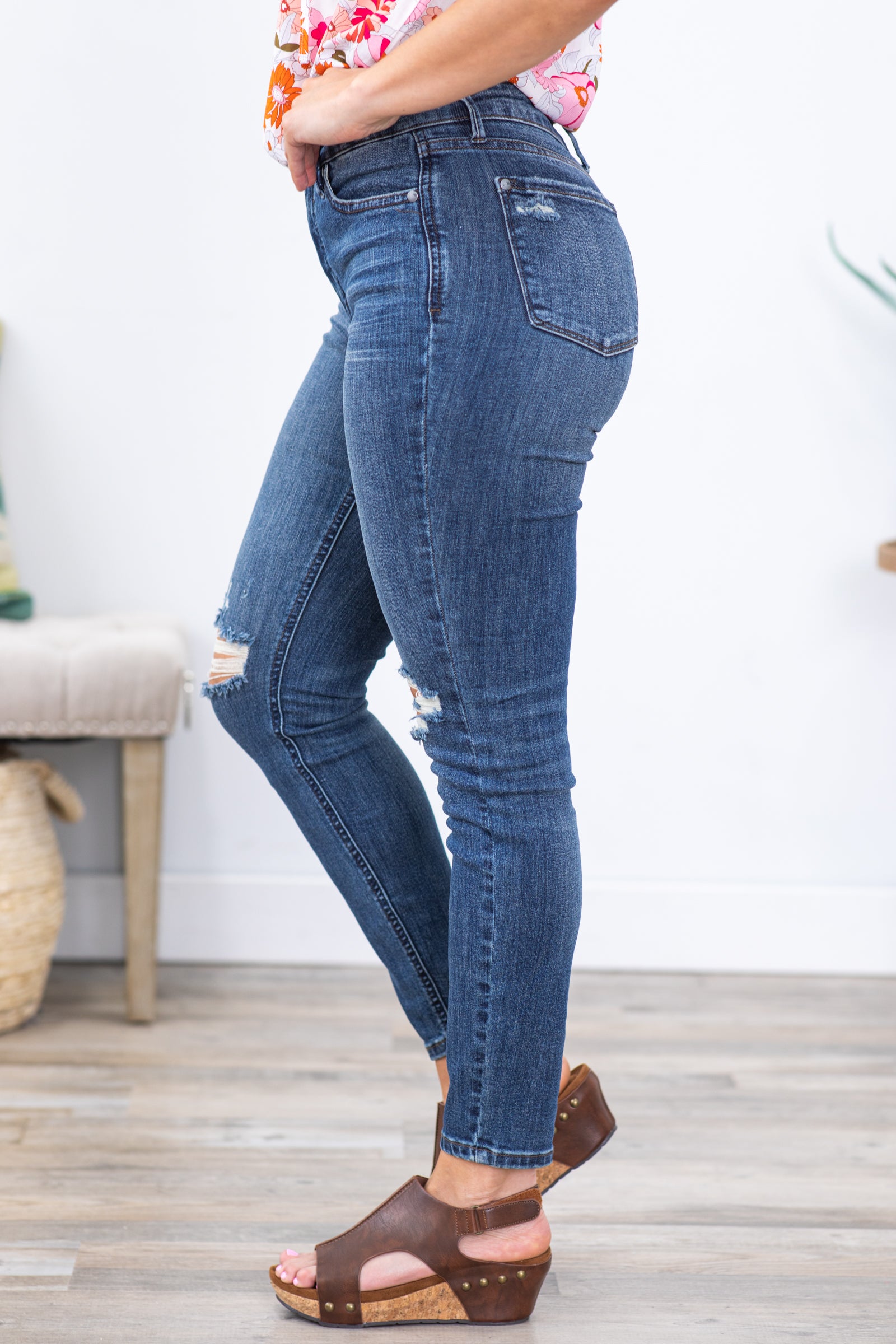 Judy Blue Mid Rise Tummy Control Jeans