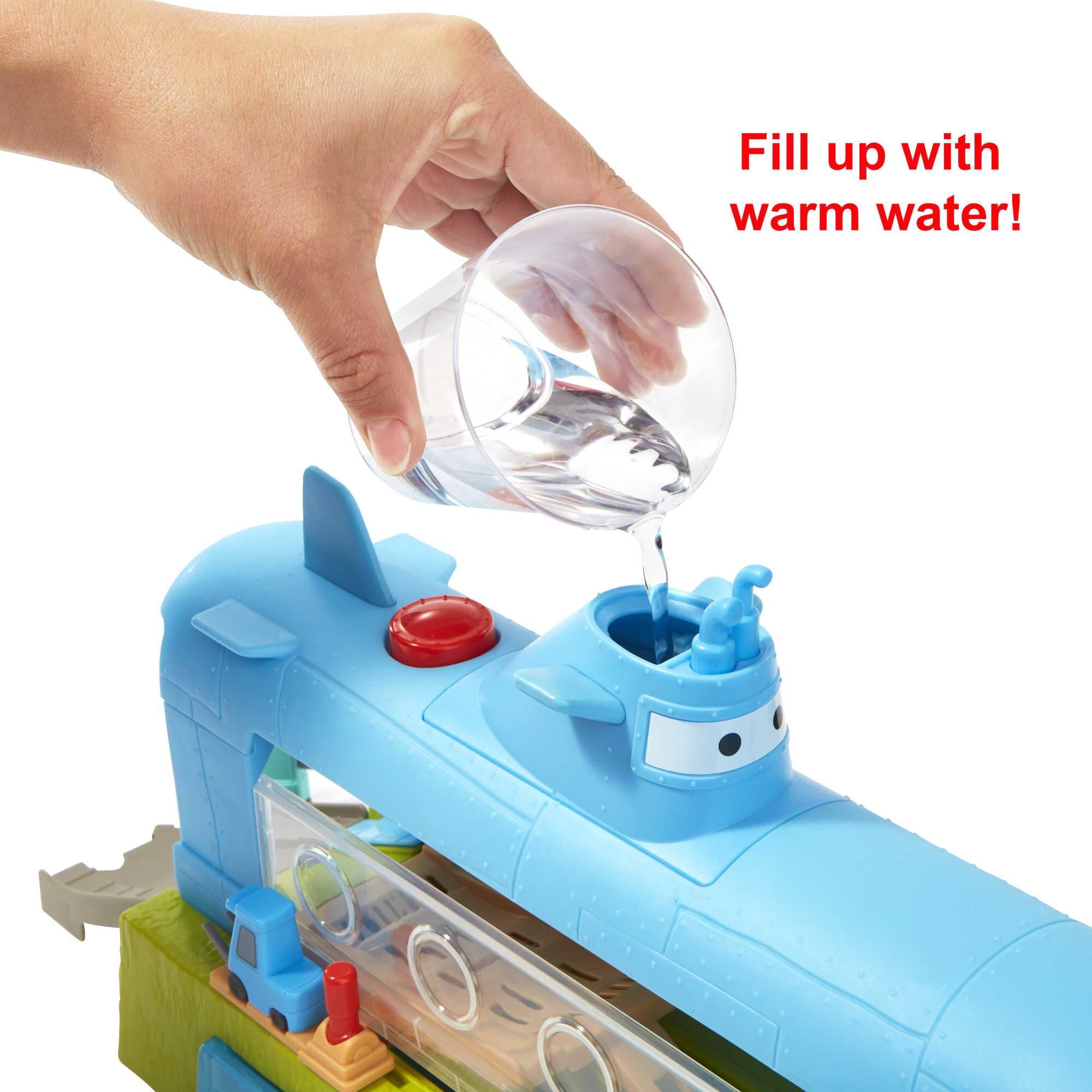 Disney and Pixar Cars Submarine Car Wash Playset with Color-Change Lightning McQueen Toy Car