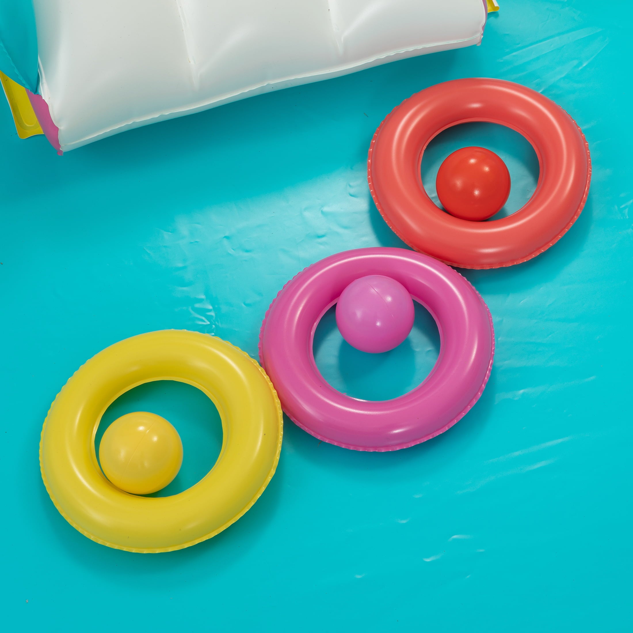 Play Day Round Inflatable Rainbow Play Center， Ages 2 and Up， Unisex