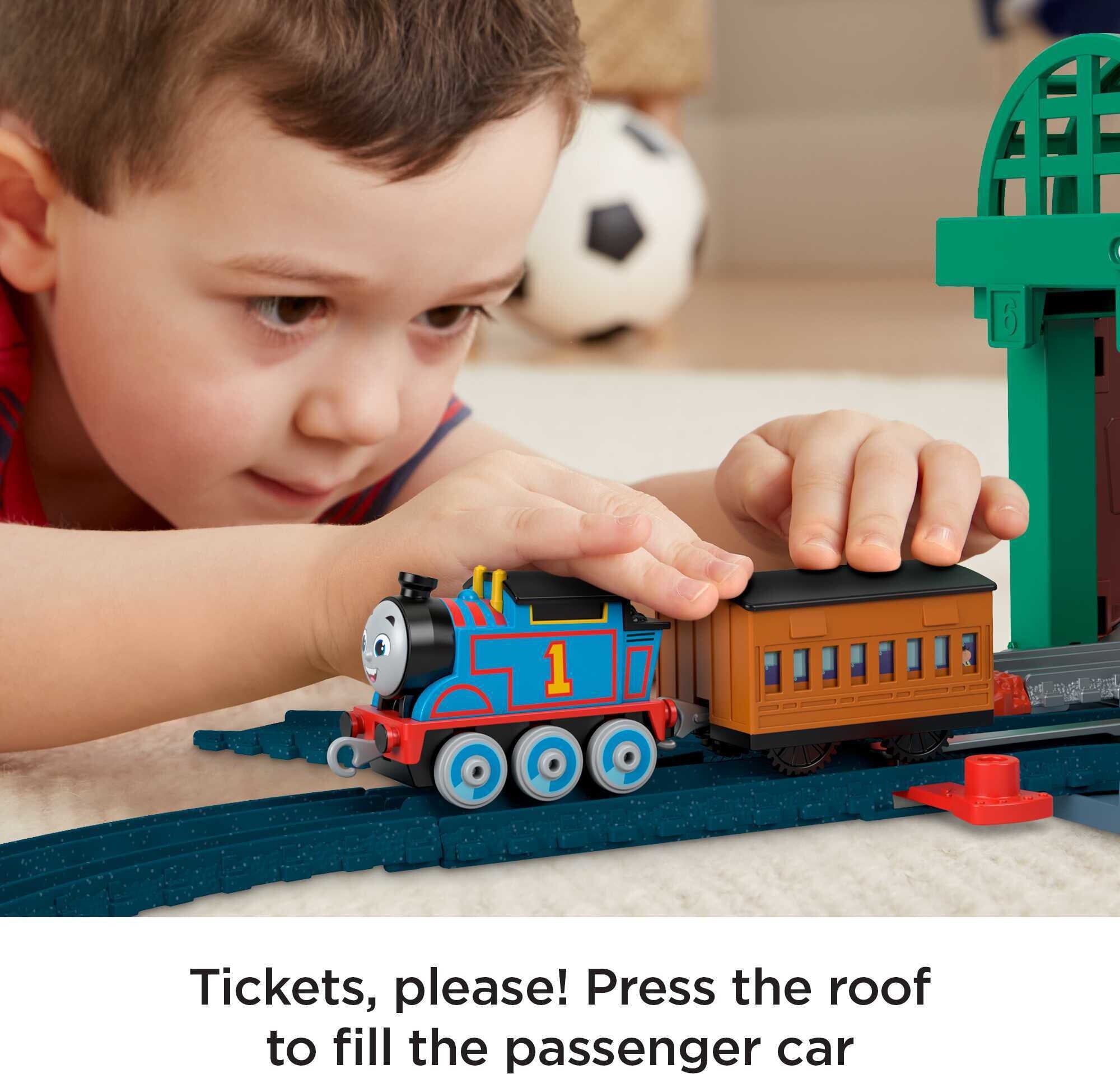 Thomas and Friends Knapford Station Track and Diecast Train Set， 2-in-1 Playset and Storage Case