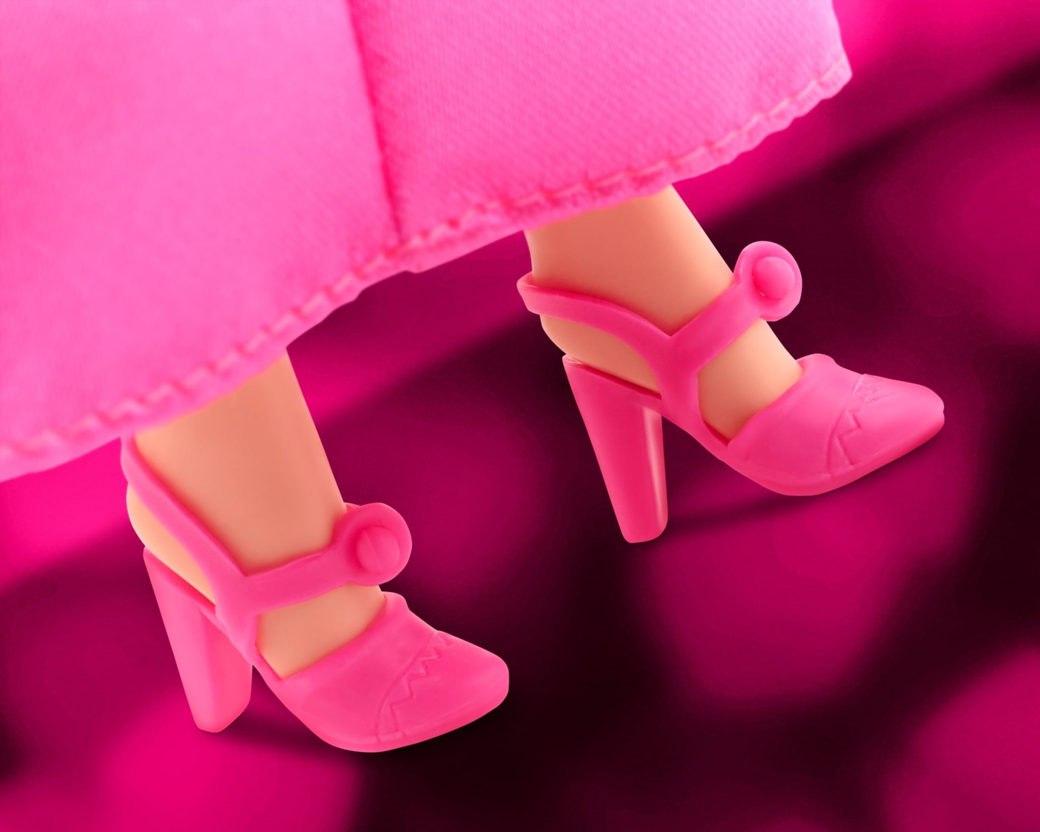 Barbie Signature 1977 Superstar Reproduction Doll in Fabulous Pink Gown with Ruffle Boa