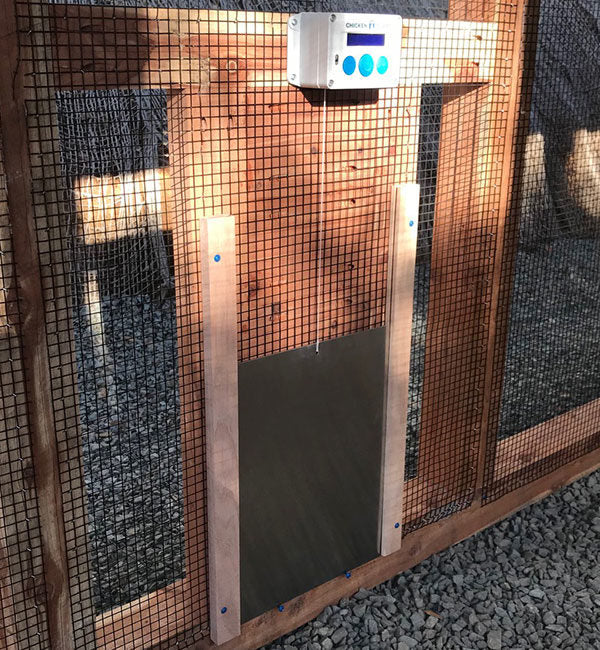 ChickenGuard Premium Automatic Chicken Coop Pop Door Opener and Door Kit Combo | Outdoor/Indoor Auto Door Opener， Chicken Coop Accessories