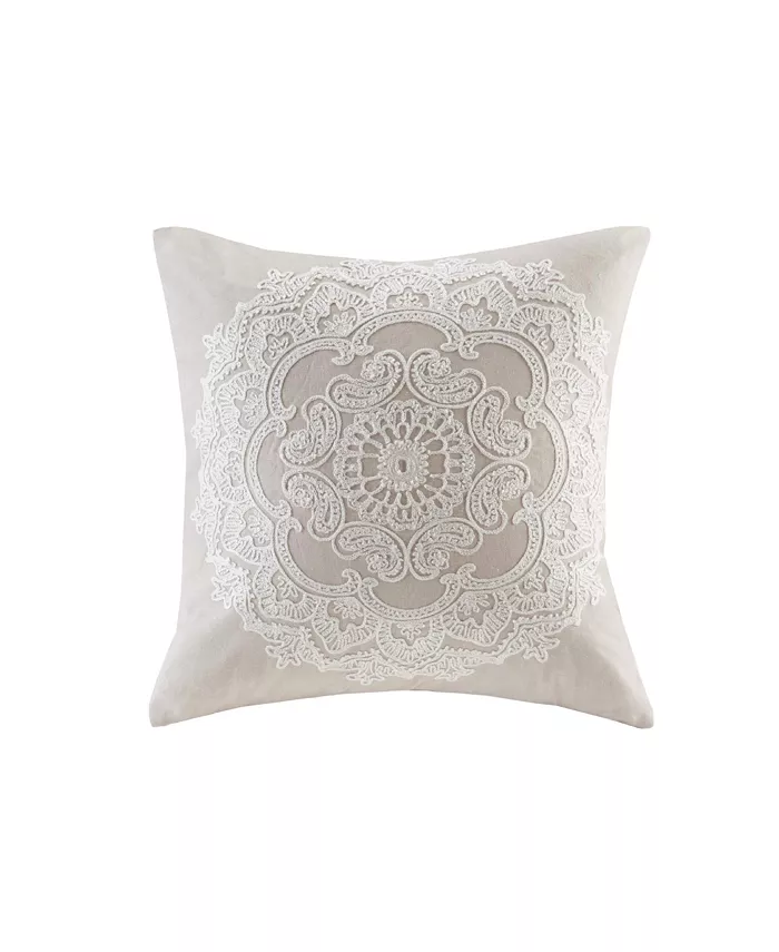 Gracie Mills Suzanna Square Pillow - (18X18)