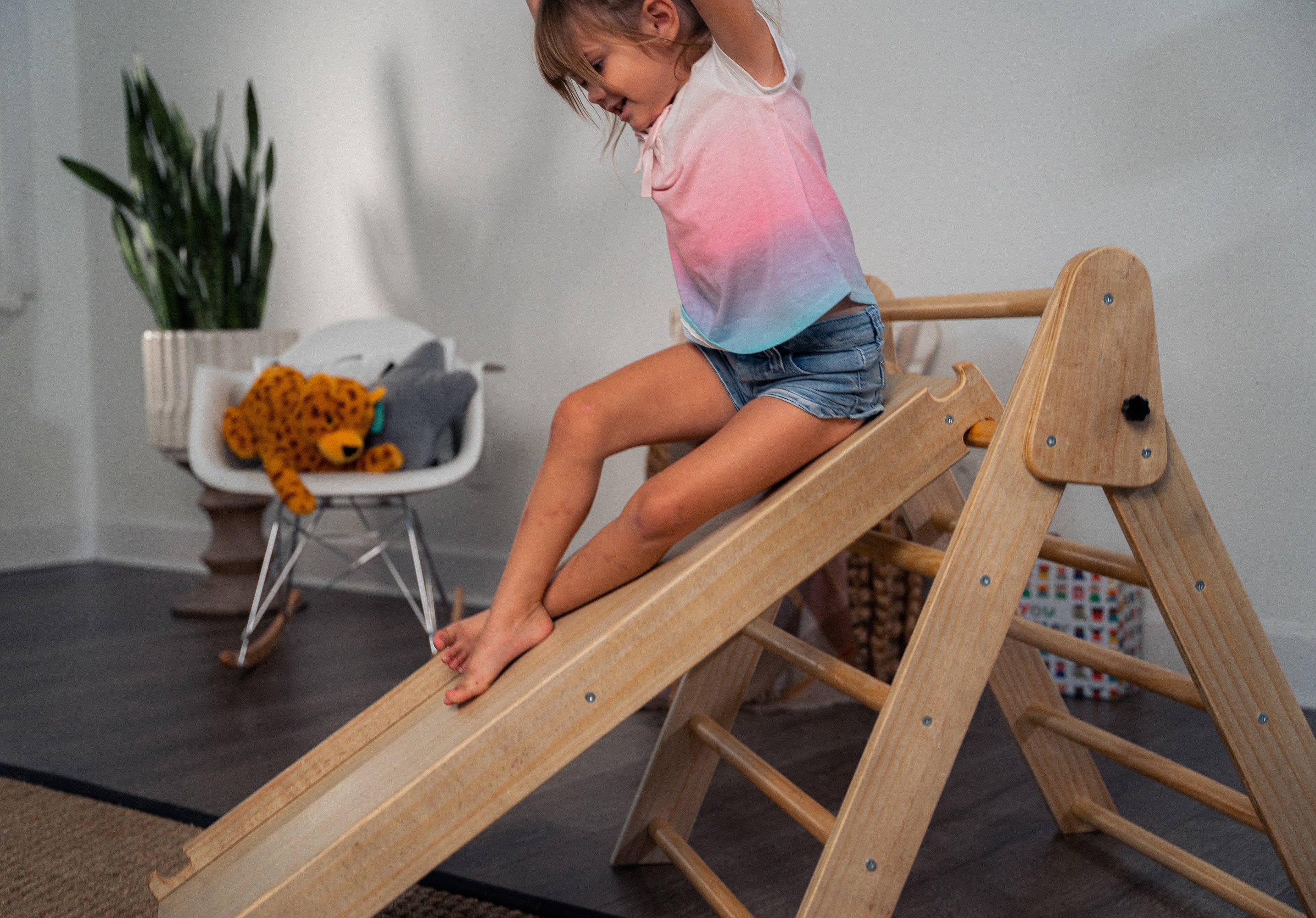 Avenlur Foldable Pikler Triangle Ladder - 3 in 1 Triangle Climber with Rock Climbing ramp and Pikler Arch， Montessori Climber Ladder Slide， Learning Waldorf Climbing Toy， Step Ladder， Toddler Slide