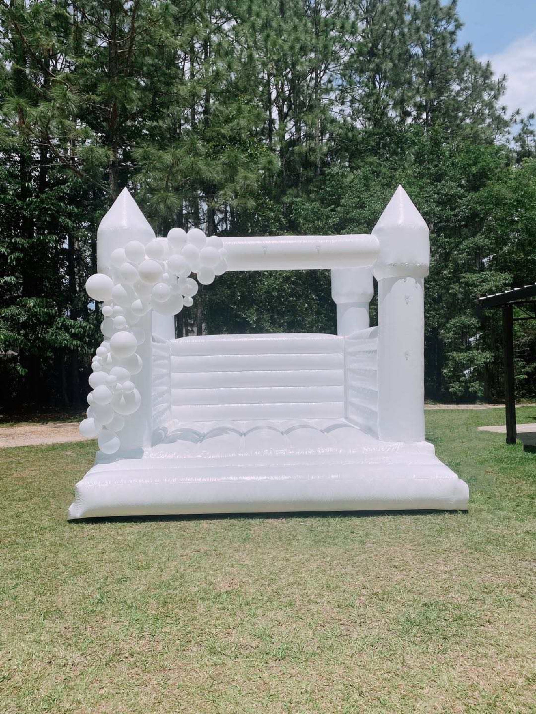 Inflatable White Bounce House with Air Blower Jumper Bouncy Castle for Wedding Party Inflatable Bouncer with Blower 10*10*8ft(3*3*2.5m)