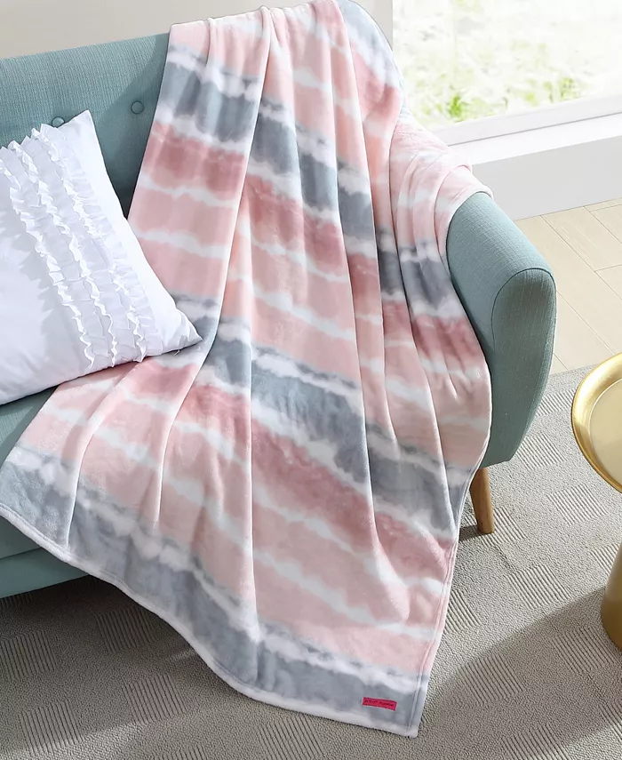 Betsey Johnson Tie Dye Cloud Ultra Soft Plush Throw， 50