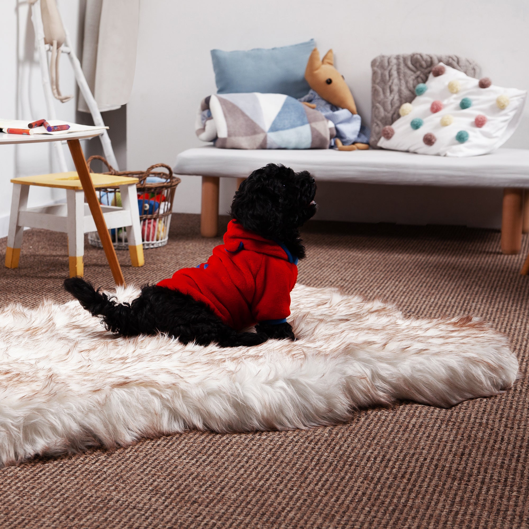 Luxury Faux Fur Orthopedic Dog Bed， Memory Foam Pup Rug for Small and Large Pets