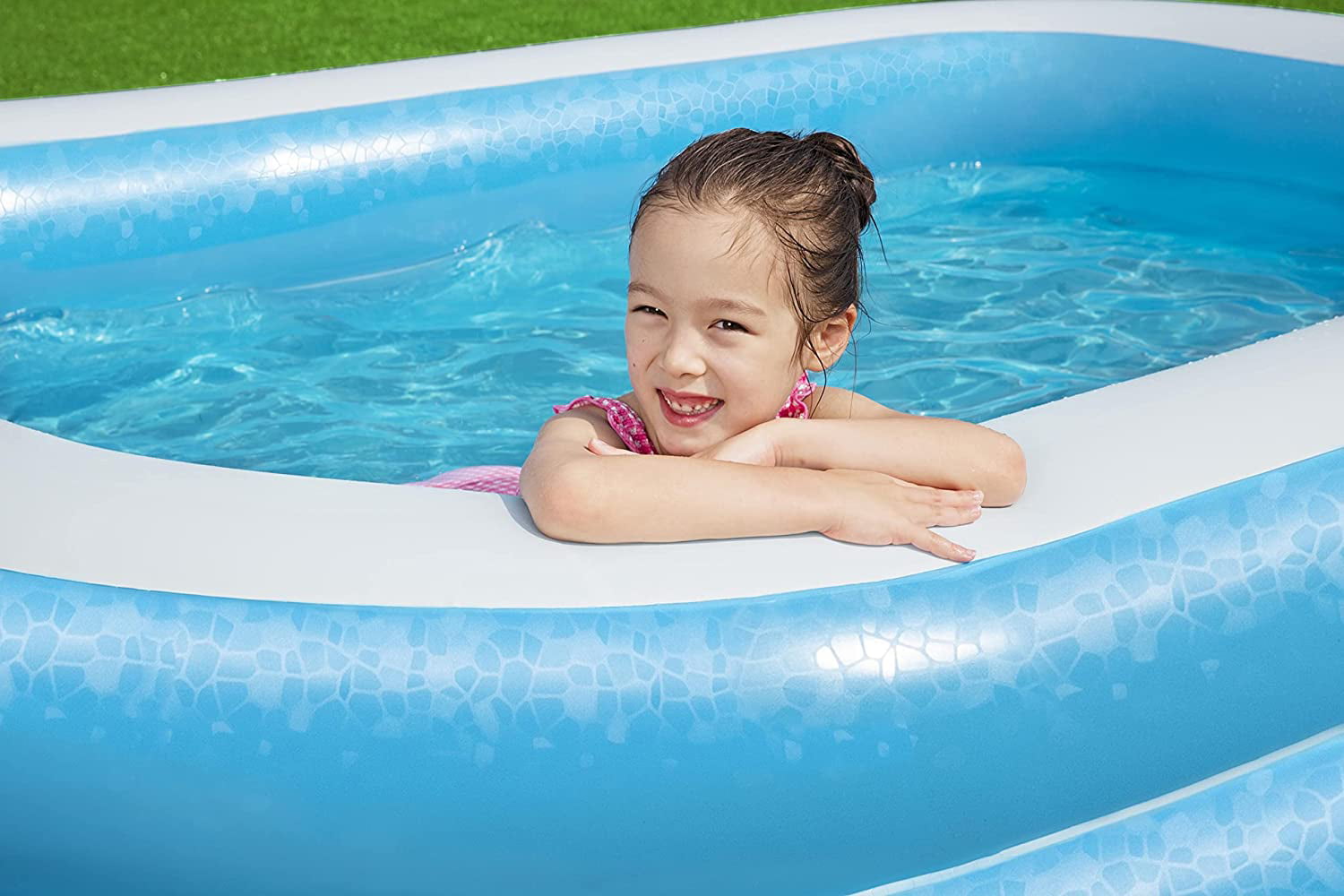 Bestway - Blue Rectangular Family Pool，10  feet x 60 inches x 22 inches Swimming Pool.  Walls composed of three equal rings.  Three interlocking quick release valves for Ages: 6+