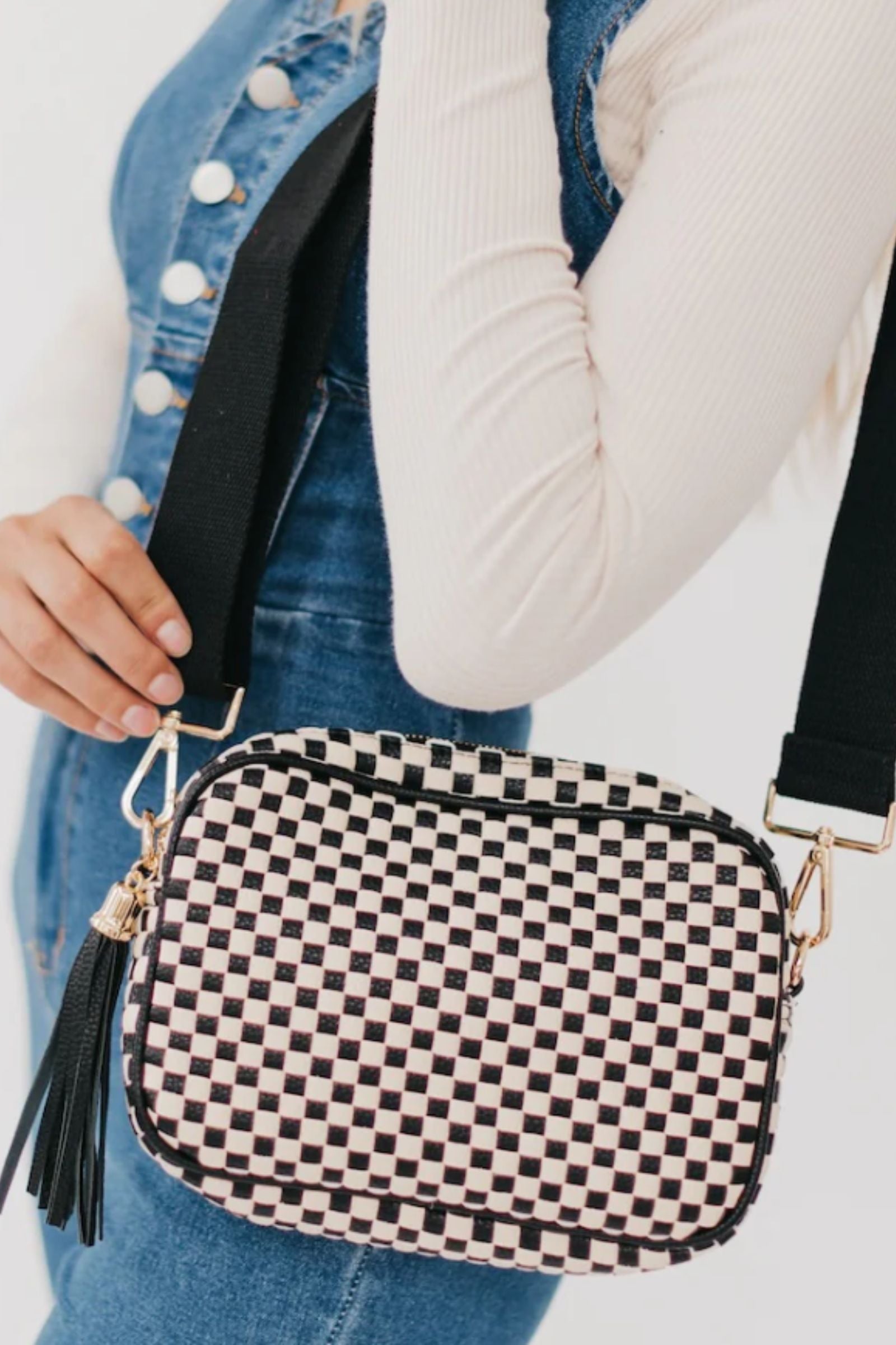 PRE-ORDER Woven Willow Camera Crossbody Bag shipping apx 4/30