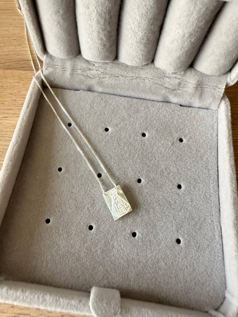 Colar Plaquinha Nossa Senhora Aparecida (Madrepérola)