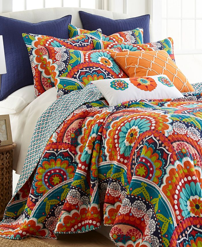 Levtex Serendipity Quilted Throw， 50
