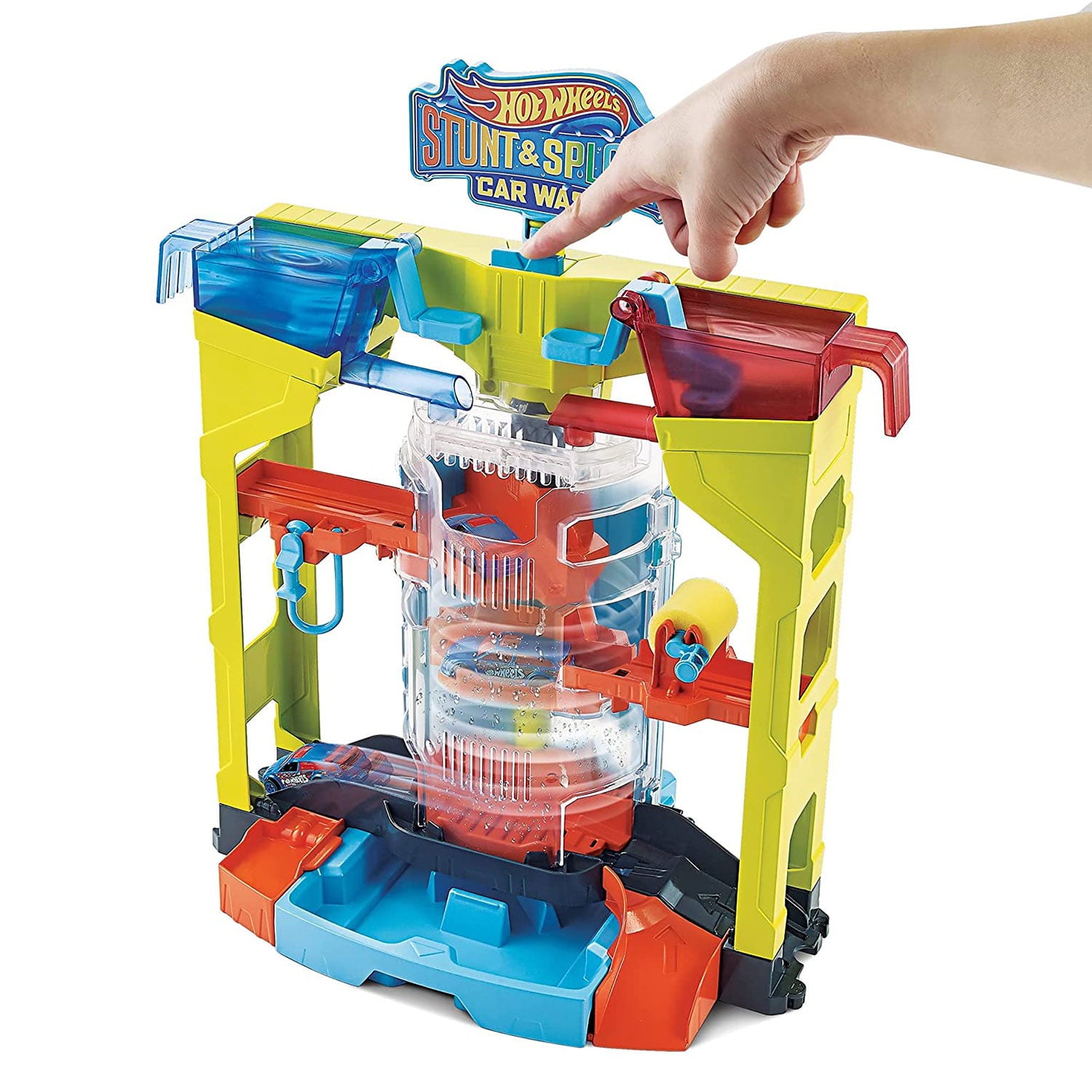 Hot Wheels City Stunt and Splash Car Wash Playset with Color Changing Car