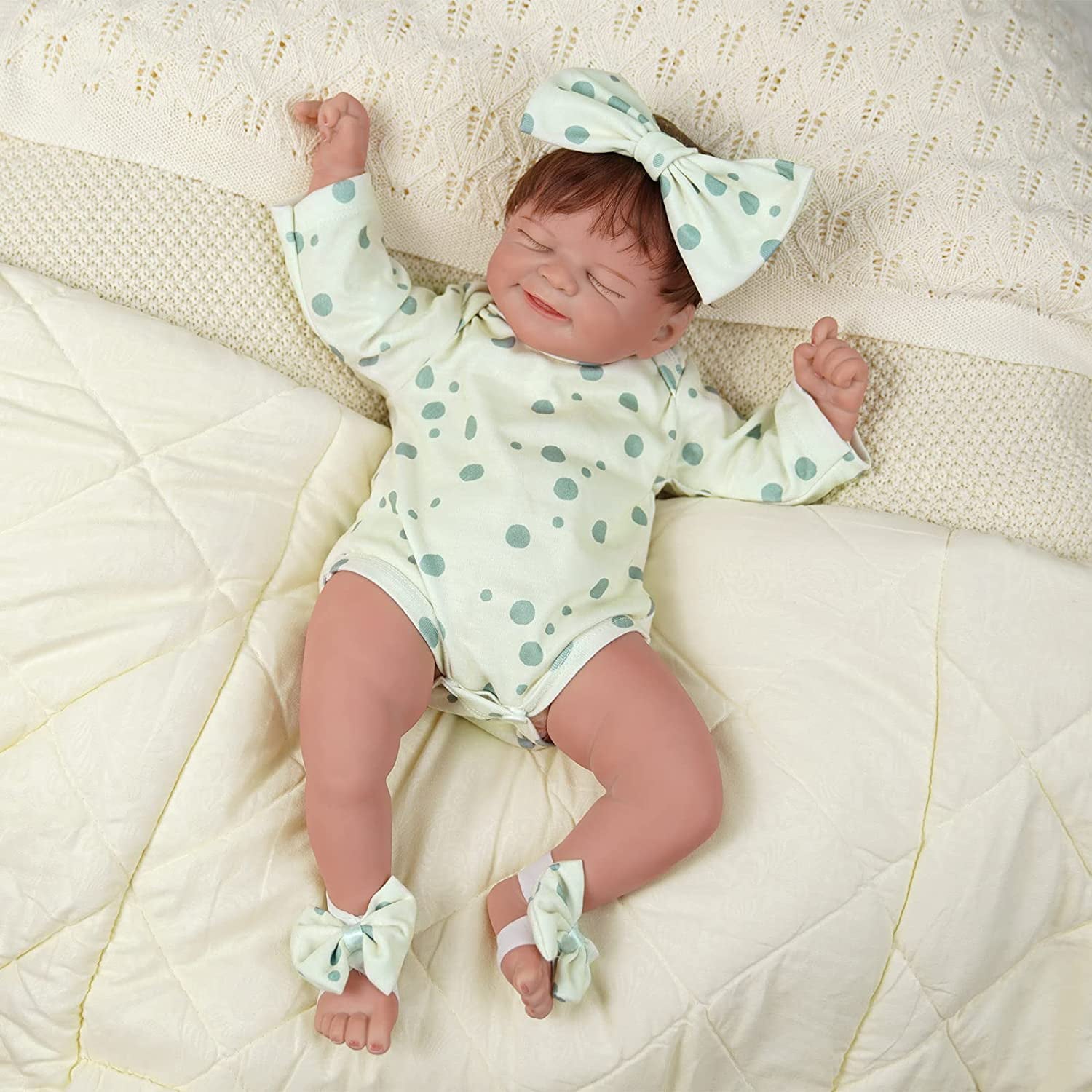 JIZHI Realistic Newborn Reborn Baby Cute Lifelike Baby Dolls Girl with Clothes and Toy Accessories Gift for Kids 3+