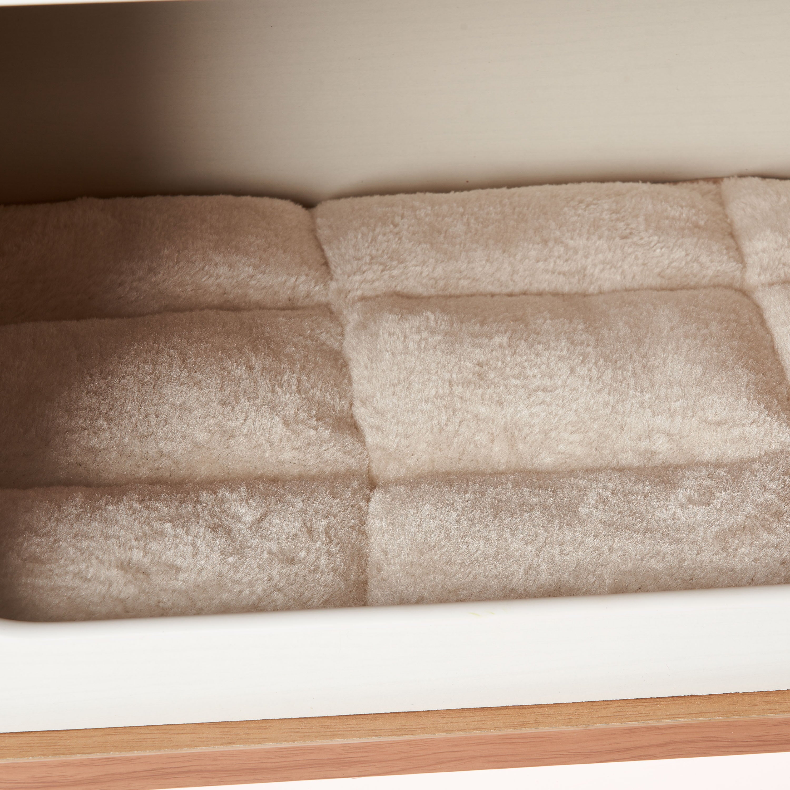 Vibrant Life Purr-View Retro TV Cat Condo with Jute Scratching Pad and Washable Mat