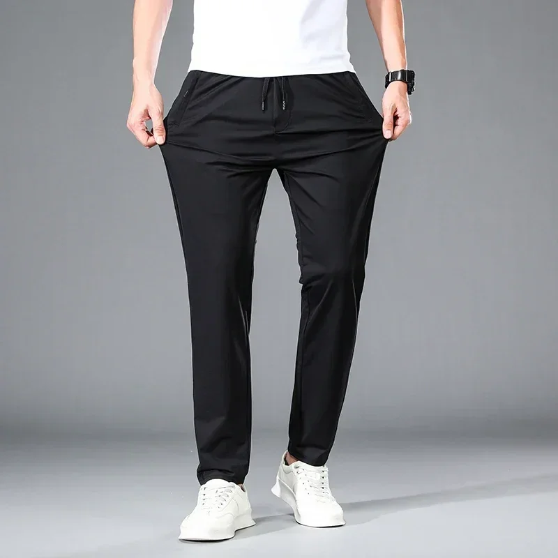 [COMPRE 1 E LEVE 3] Calça Zenith™ em Seda Gelo com Efeito Resfriador / A Calça que Une Tecnologia, Estilo e Máximo Conforto!