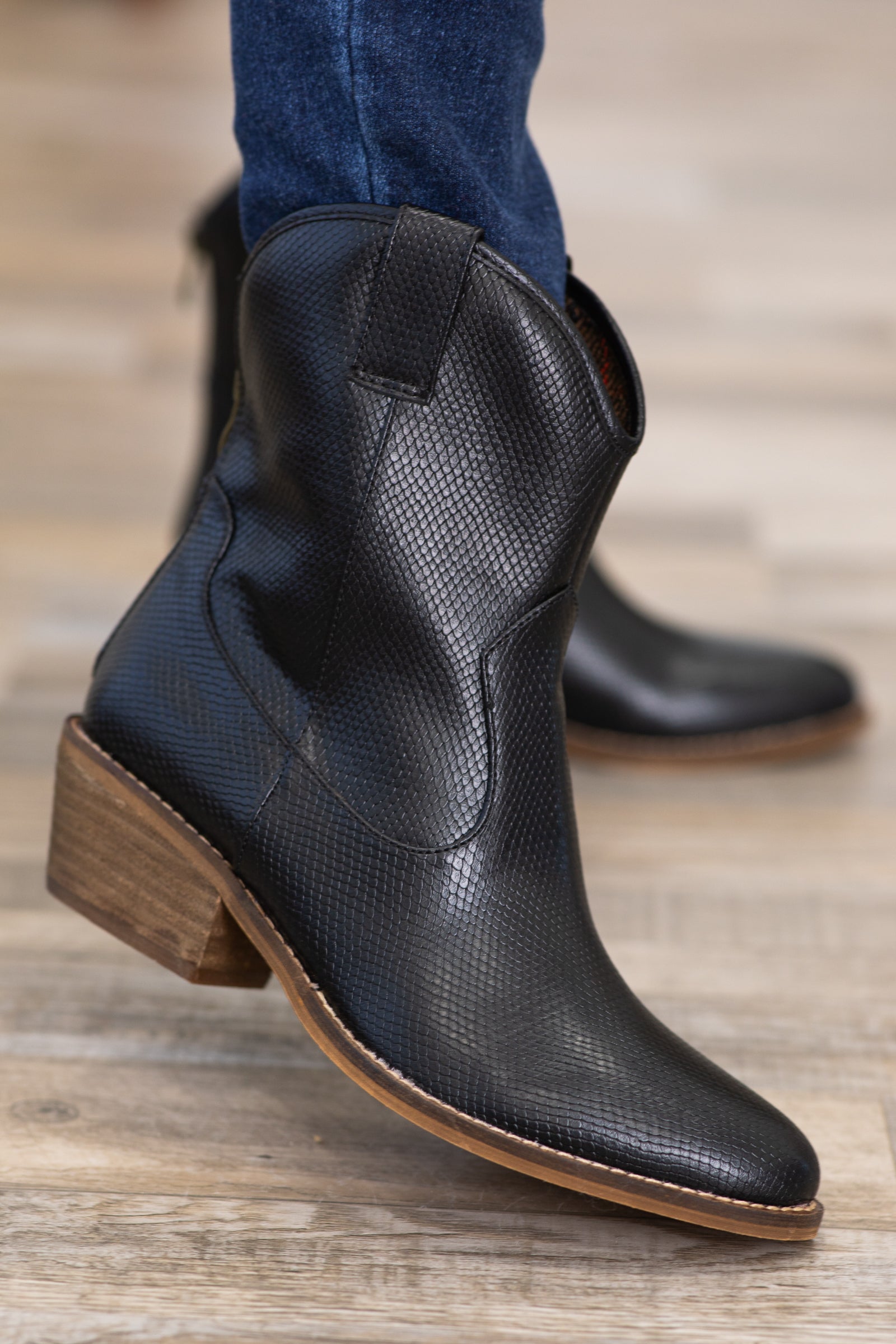 Black Point Toe Short Western Booties