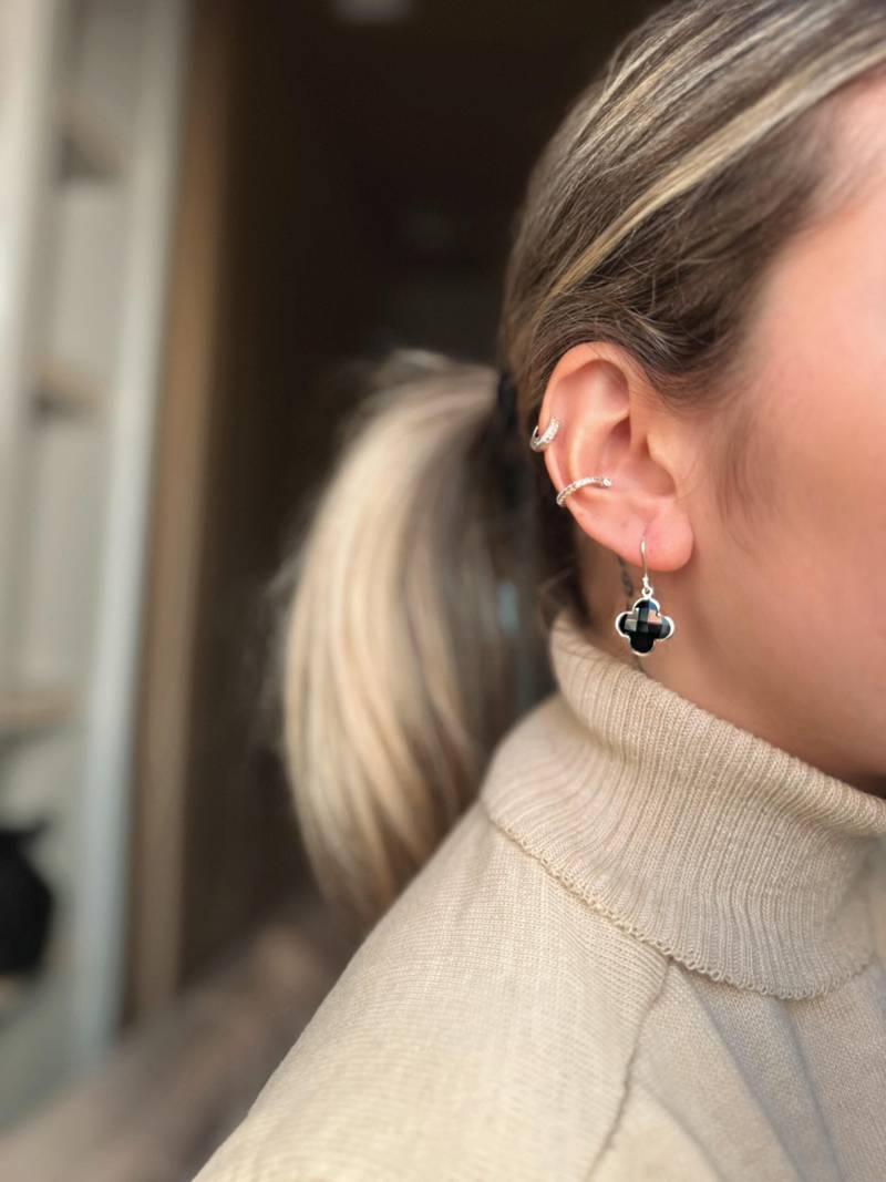 Brinco Gancho De Trevo (Inspiração Van Cleef & Arpels)