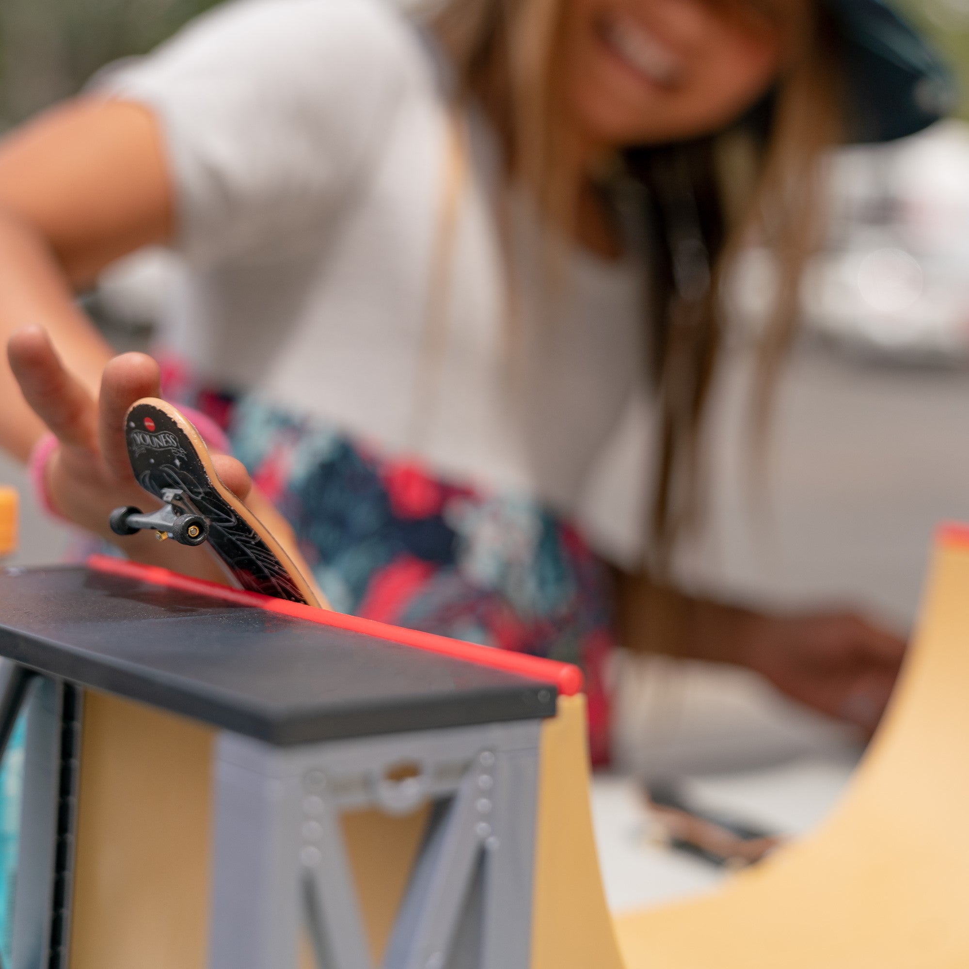 Tech Deck - Ultimate Half-Pipe Ramp and Exclusive Primitive Pro Model Finger Board， Cars and truck， Ages 6 and Up
