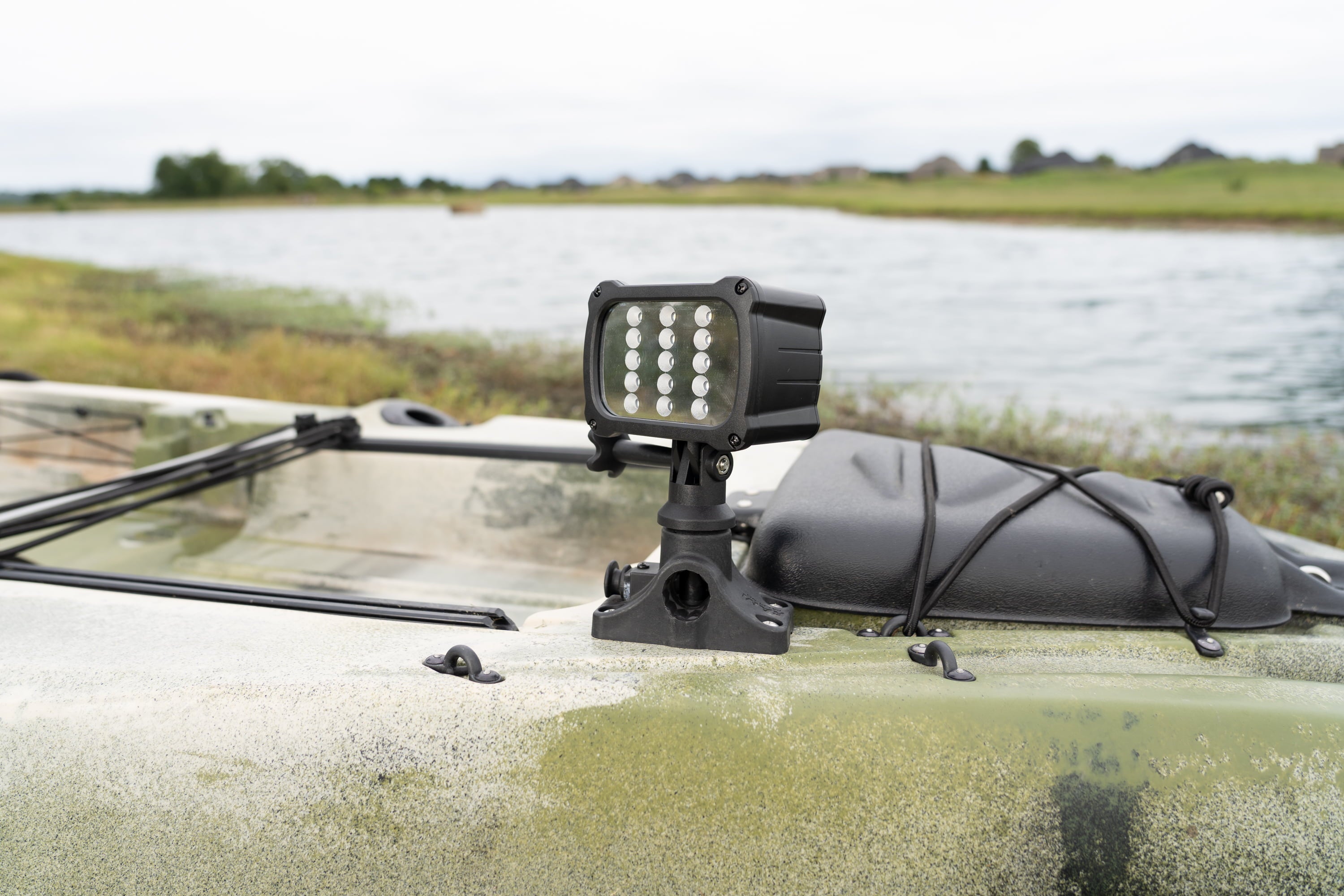 Ozark Trail Battery Powered 300 Lumen LED Multi Function Sport Light，  360-Adjustable Beam， Model BT6245