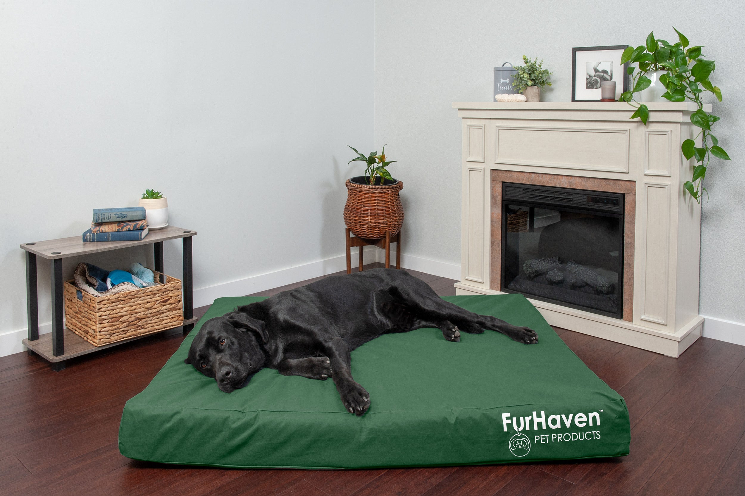 FurHaven | Deluxe Convolute Orthopedic Oxford Indoor/Outdoor Water-Resistant Pet Bed for Dogs and Cats， Forest， Jumbo Plus