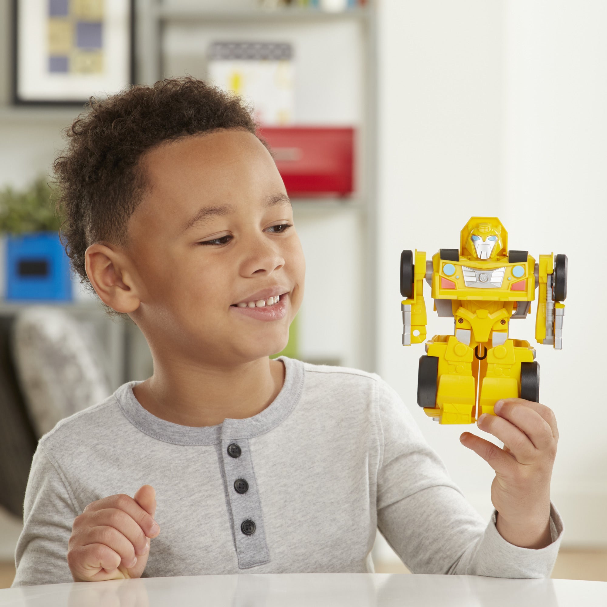 Transformers Rescue Bots Academy Bumblebee， 6-Inch Collectible Action Figure