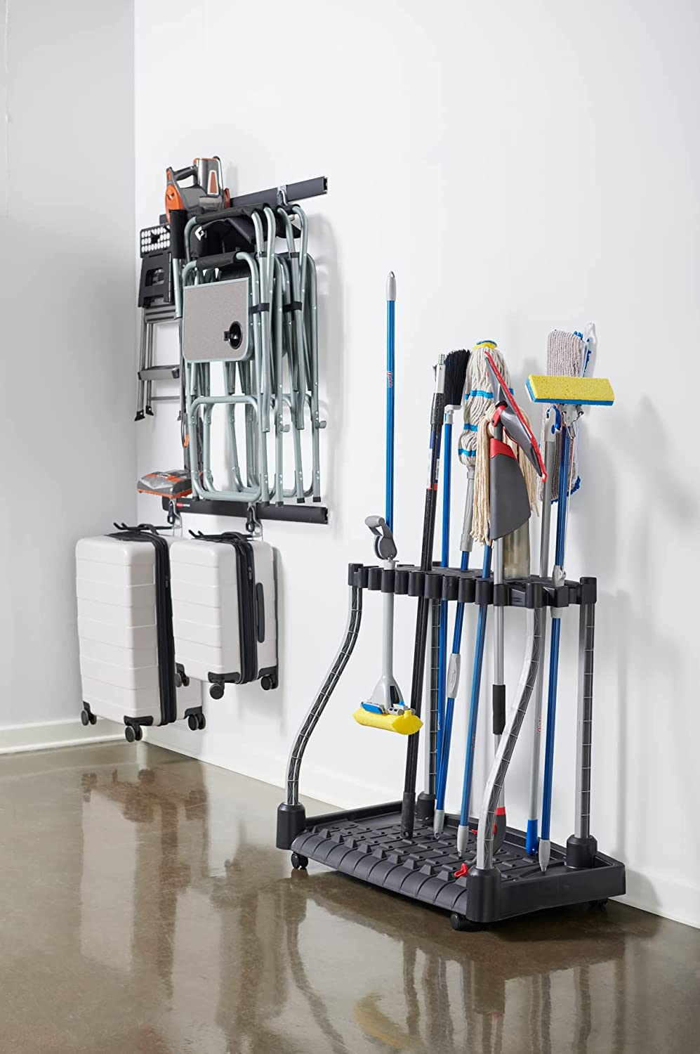 Rubbermaid 2140834 Garage Tool Tower Rack， Organizes up to 40 Long-Handled Tools