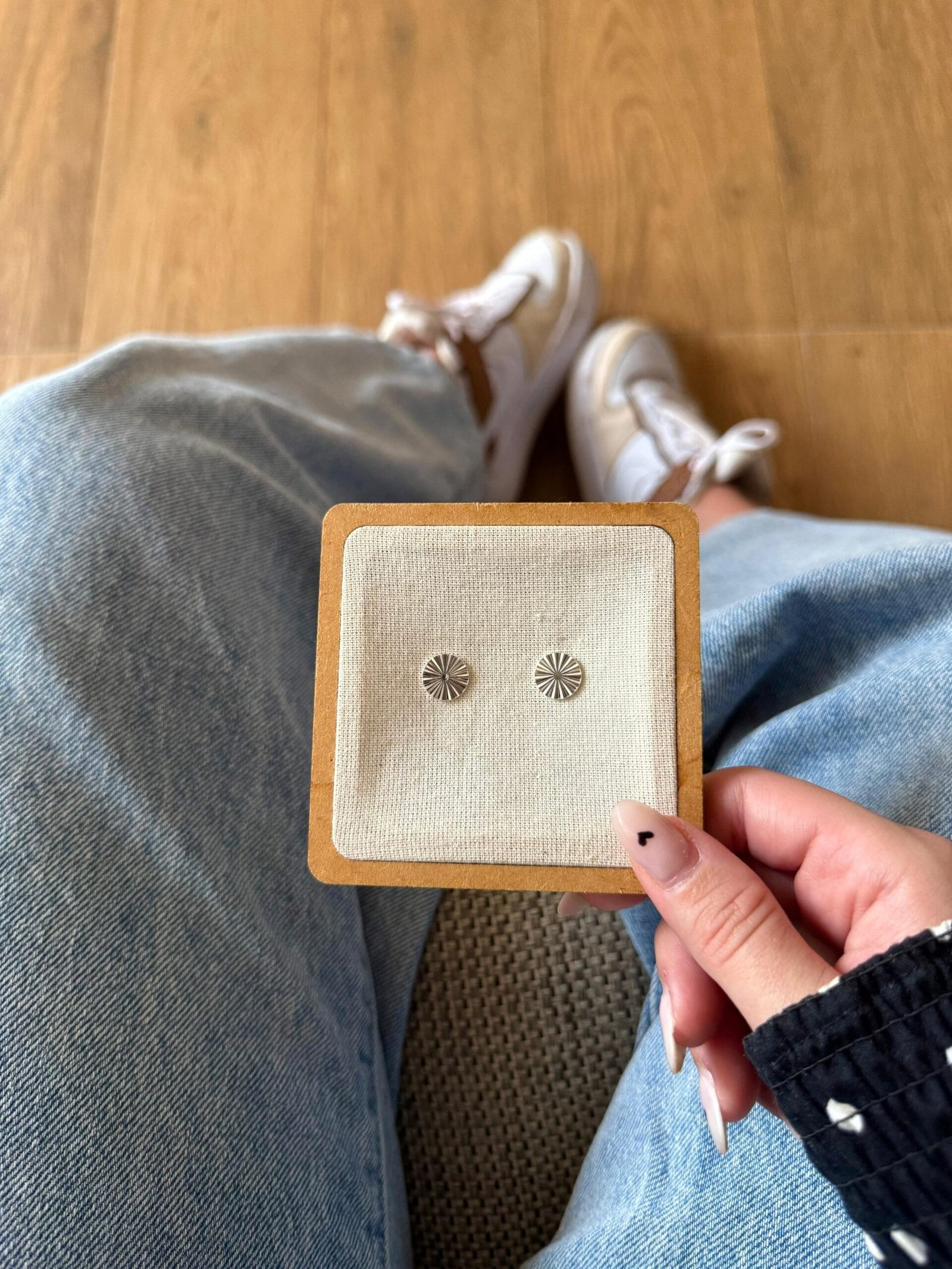 Brinco Detalhado Círculo Cheio