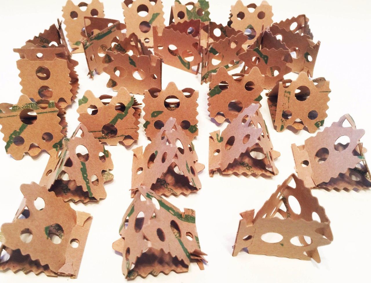 1222 24pc Foraging Card Crumbles