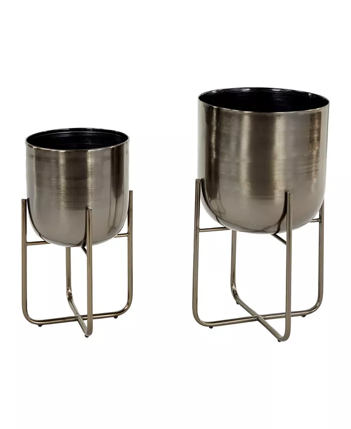 Rosemary Lane Set of 2 Black Metal Contemporary Planter， 16