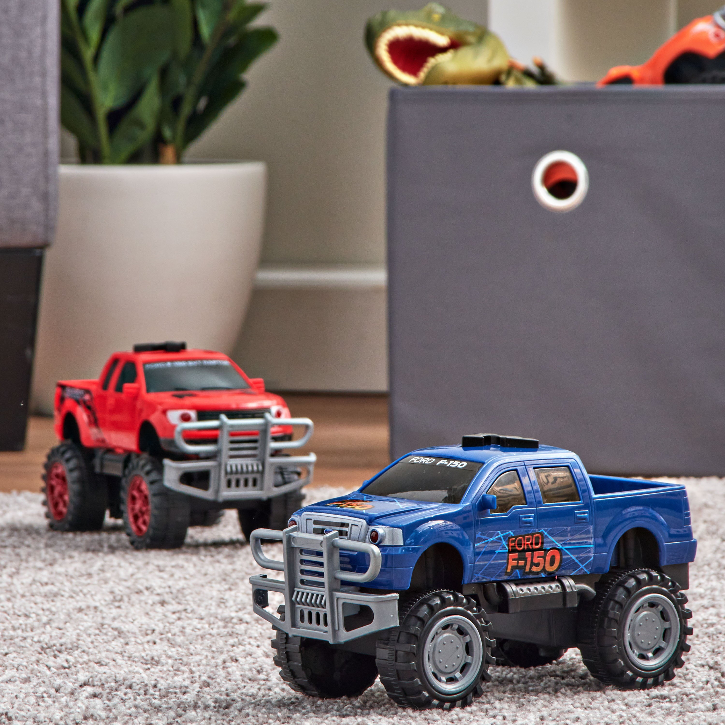 Kid Connection Fast Trucks， 2 Pack， Friction Powered