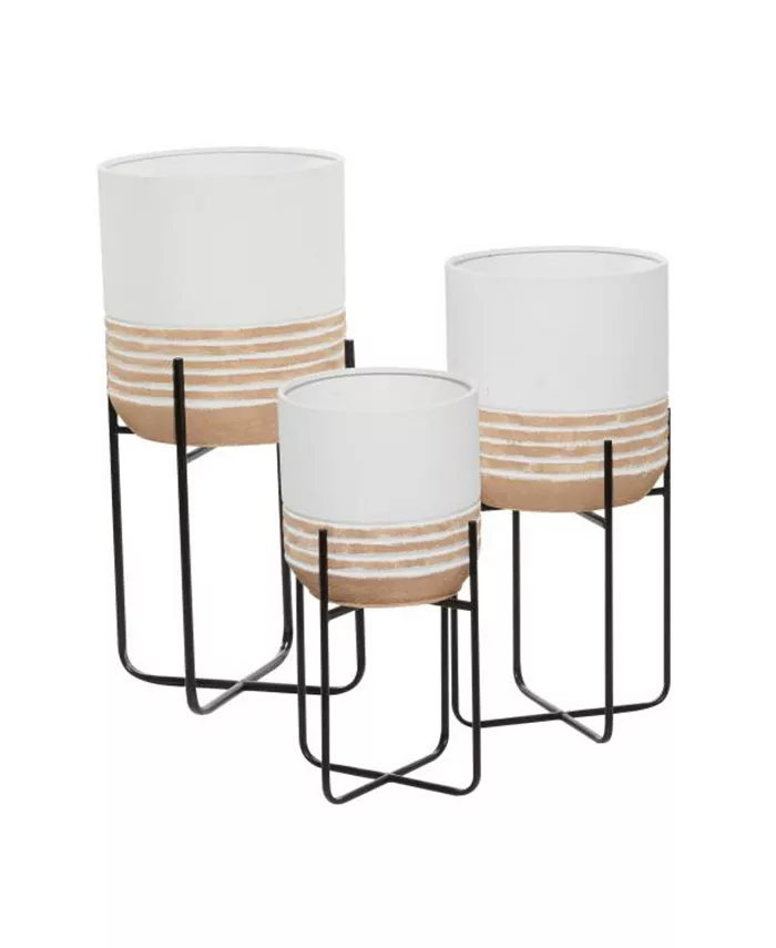 Rosemary Lane Metal Farmhouse Planters with Stand， Set of 3
