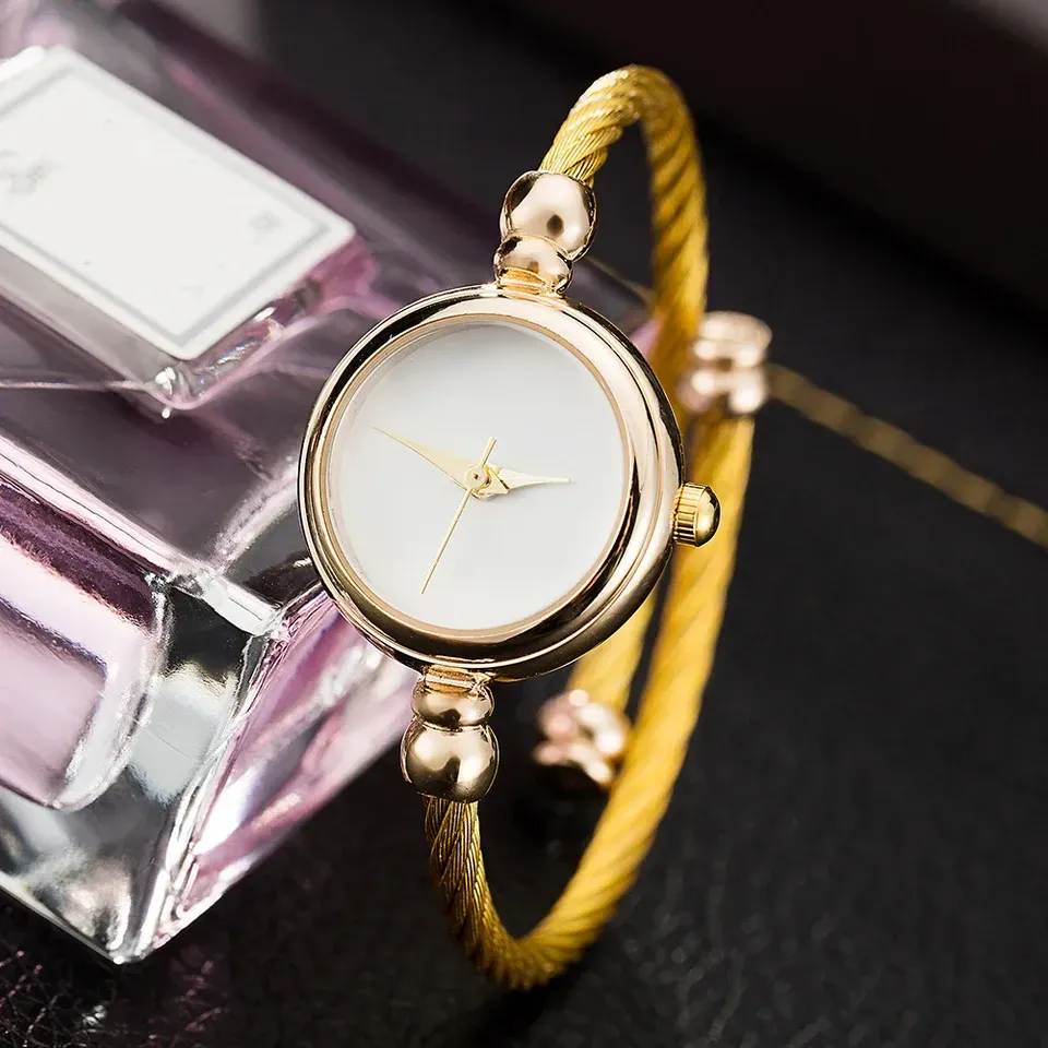 LIUYANGTIAN Simple Women Watches Stainless Steel Retro Ladies Quartz Wristwatch Small Gold Bangle Bracelet Luxury Chain Watch