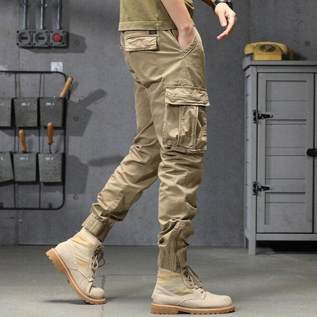 Calça Cargo Elite™ com Design Tático / A calça do homem que adora se aventurar!